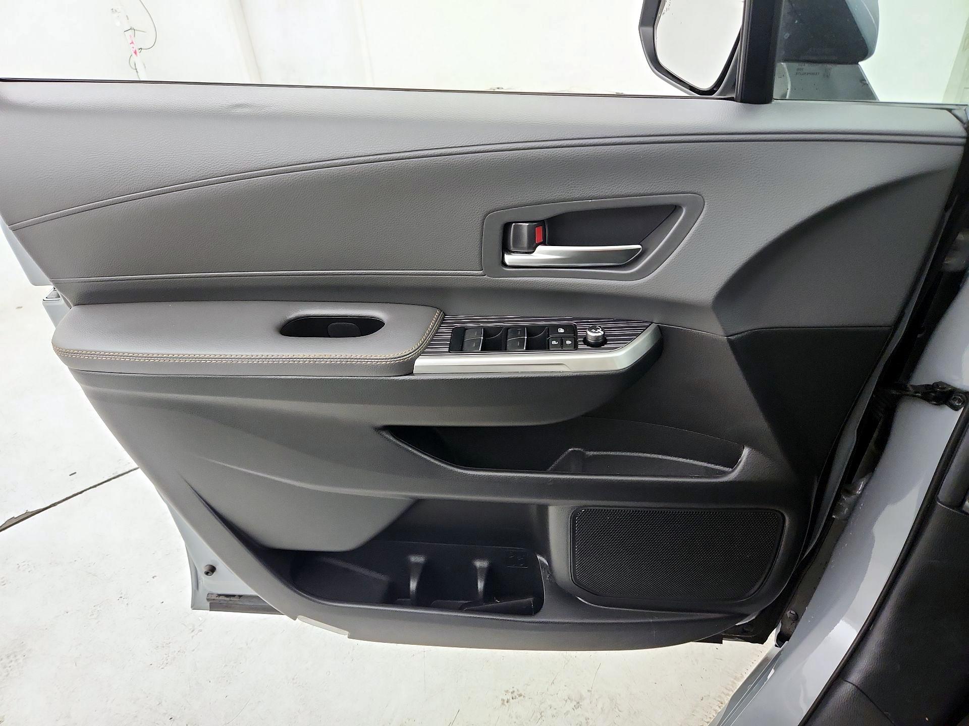 Thumbnail: 2024 Toyota Sienna - 12