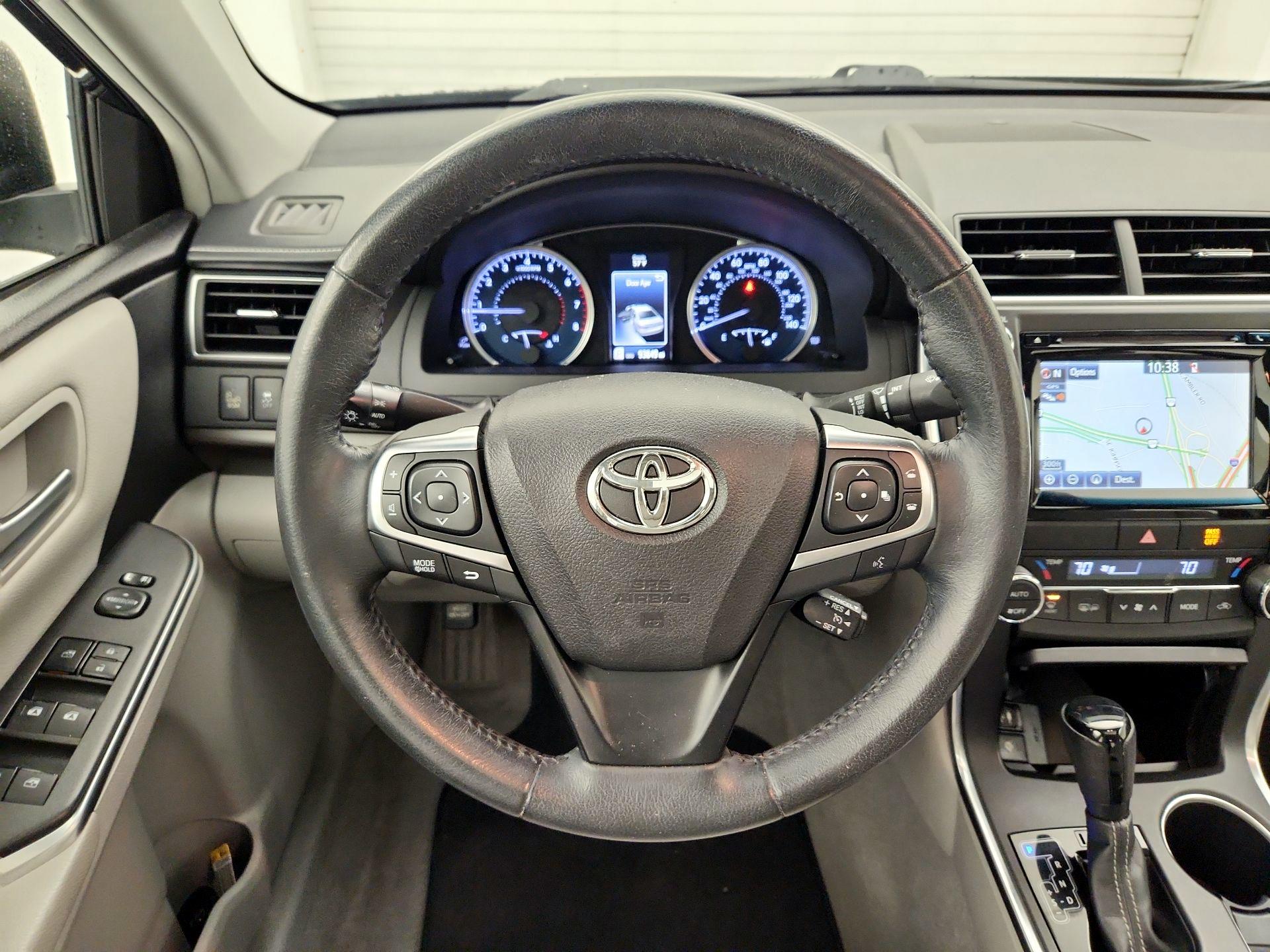 Thumbnail: 2015 Toyota Camry - 10