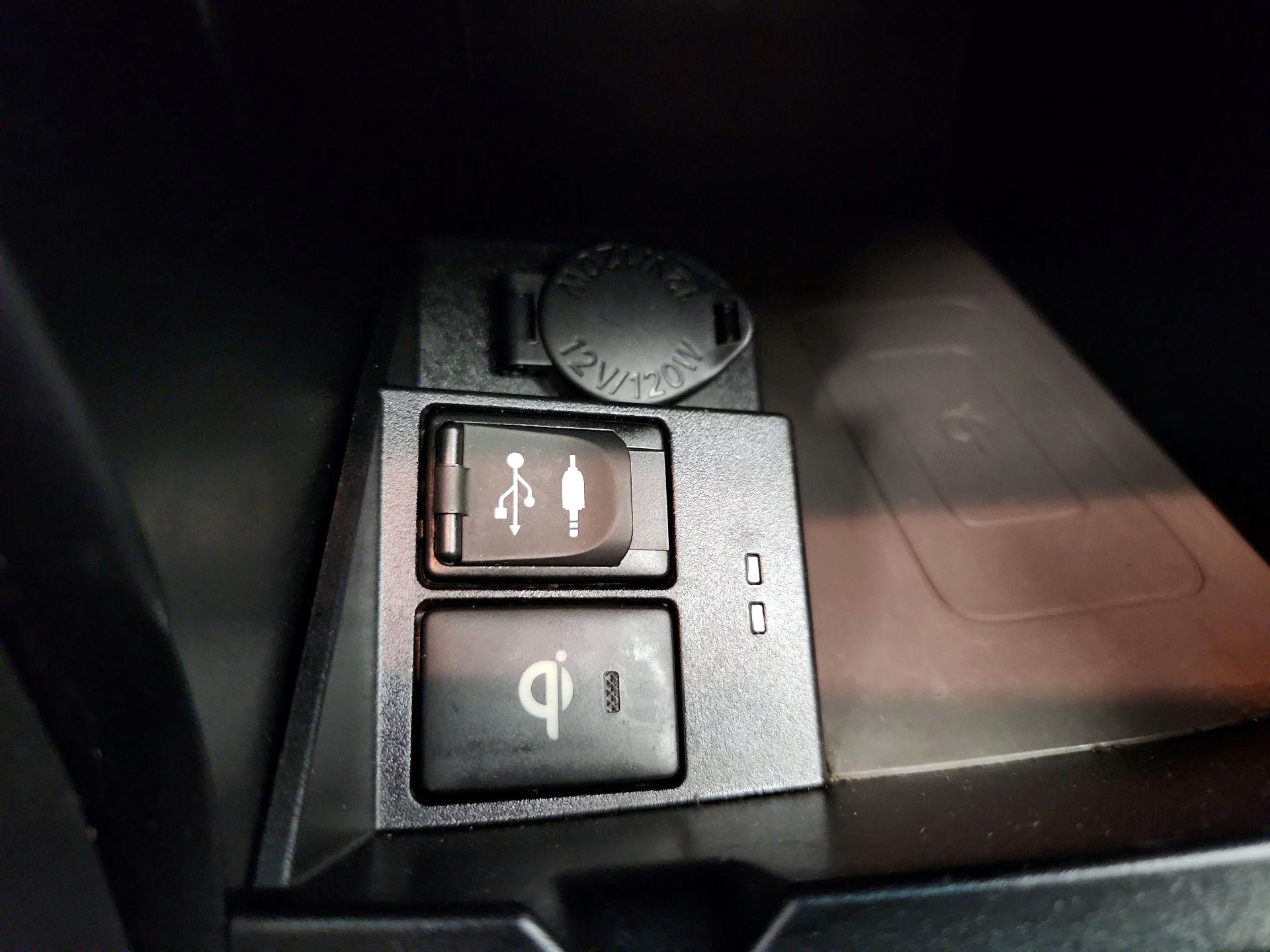 Thumbnail: 2015 Toyota Camry - 19