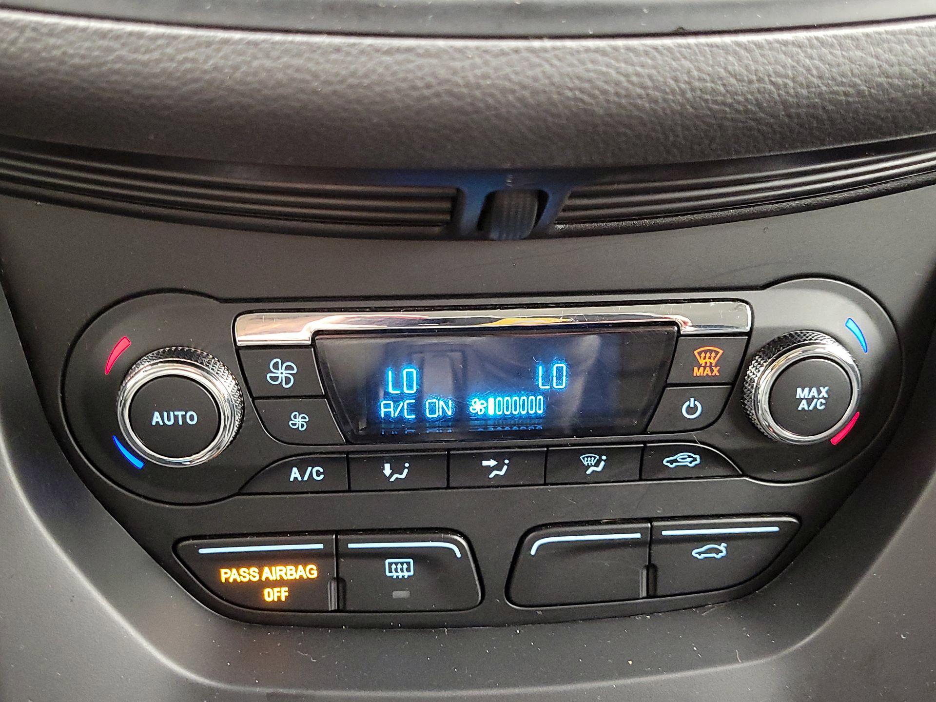 Thumbnail: 2015 Ford Escape - 17