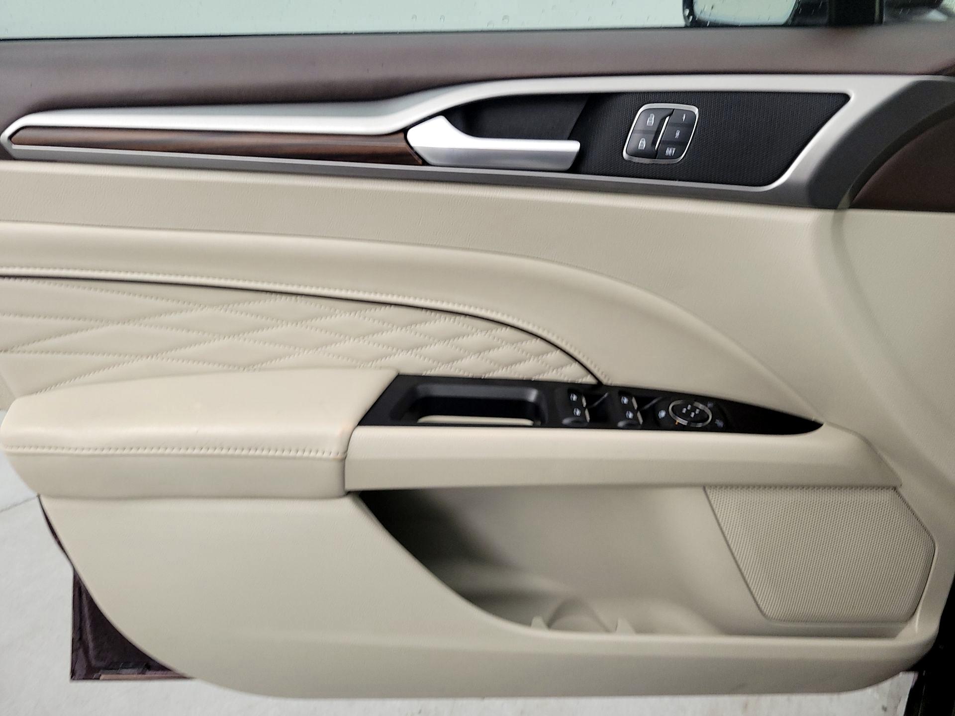 Thumbnail: 2017 Ford Fusion - 12