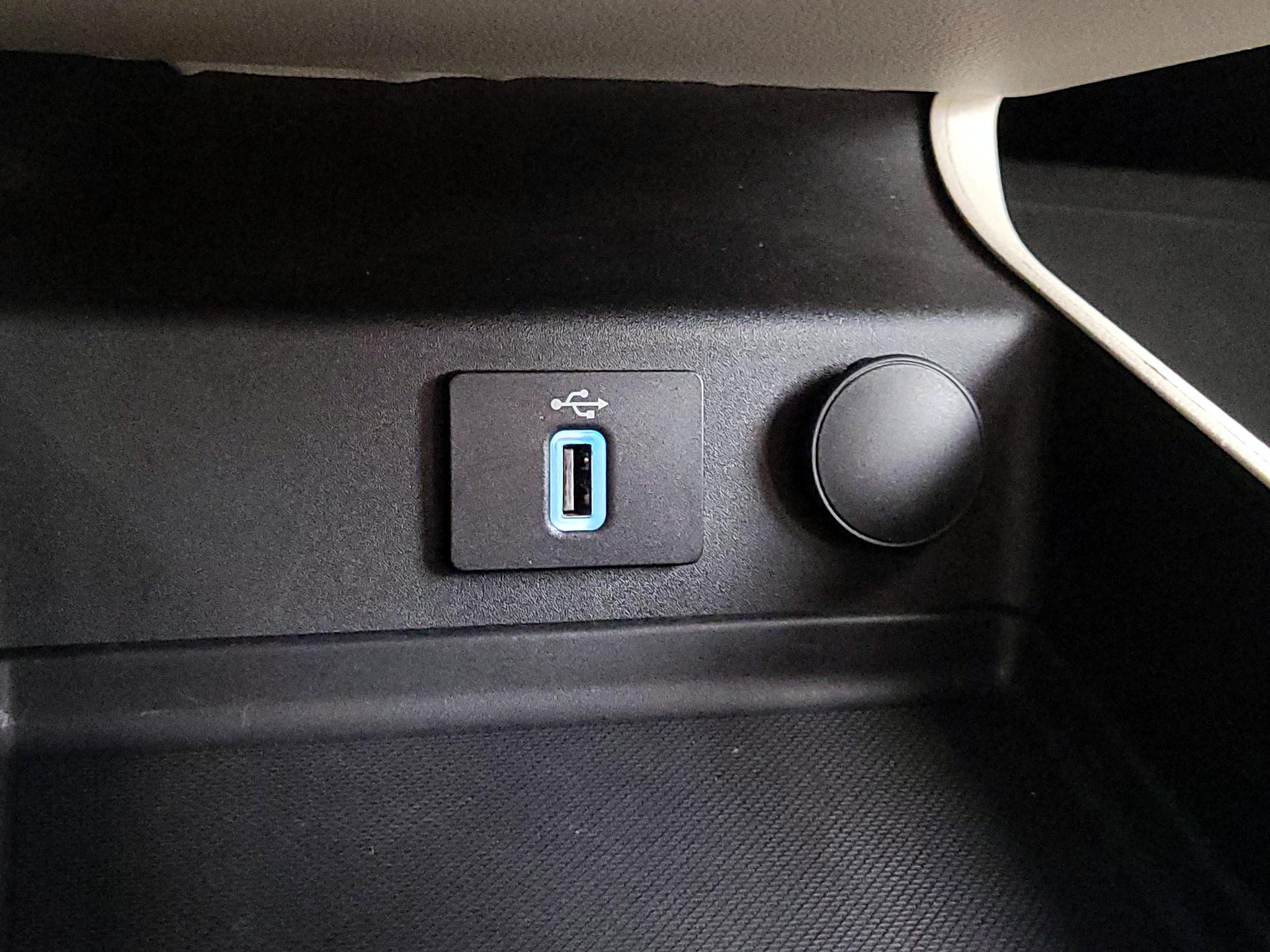 Thumbnail: 2017 Ford Fusion - 19