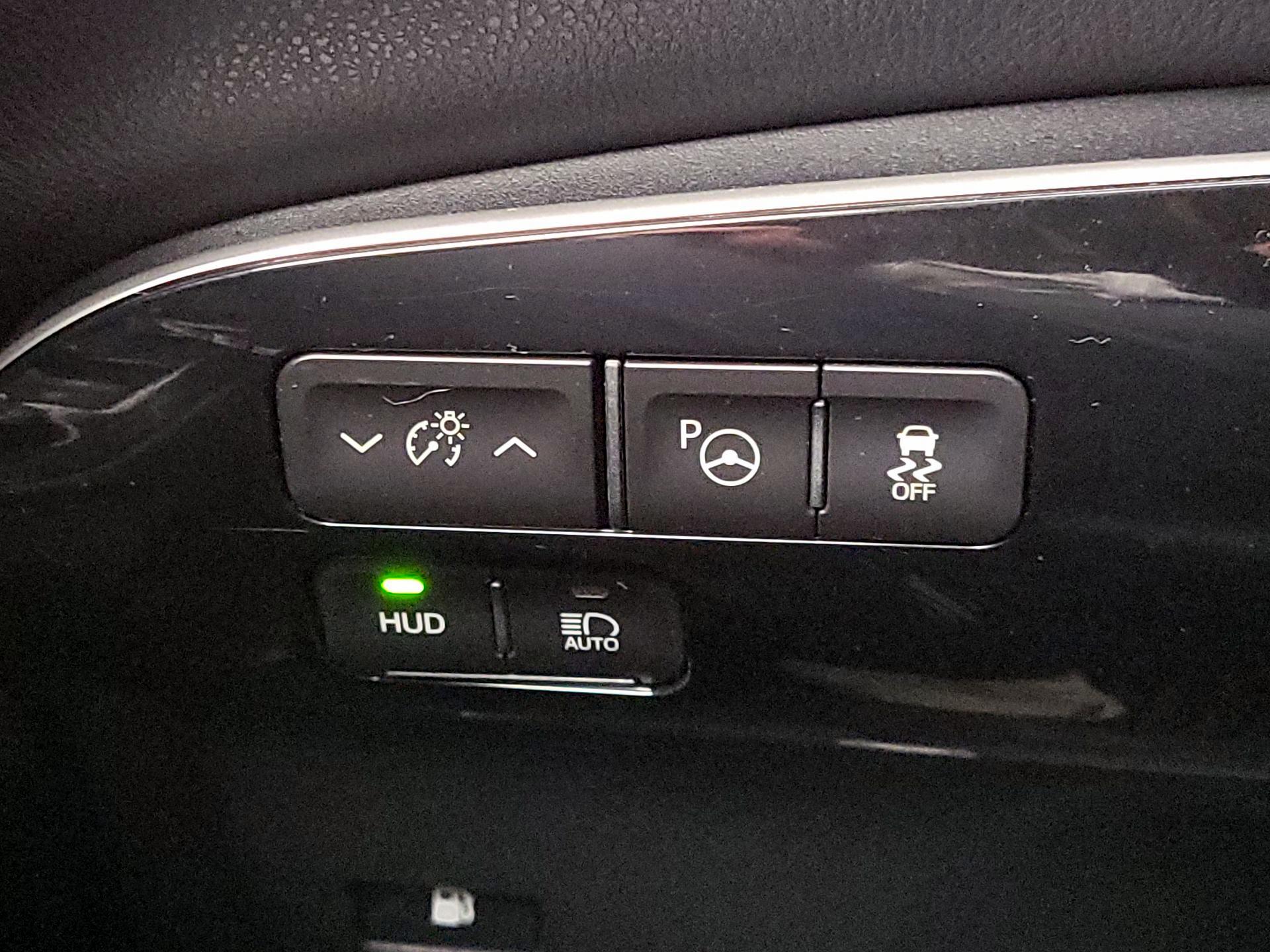 Thumbnail: 2022 Toyota Prius - 13