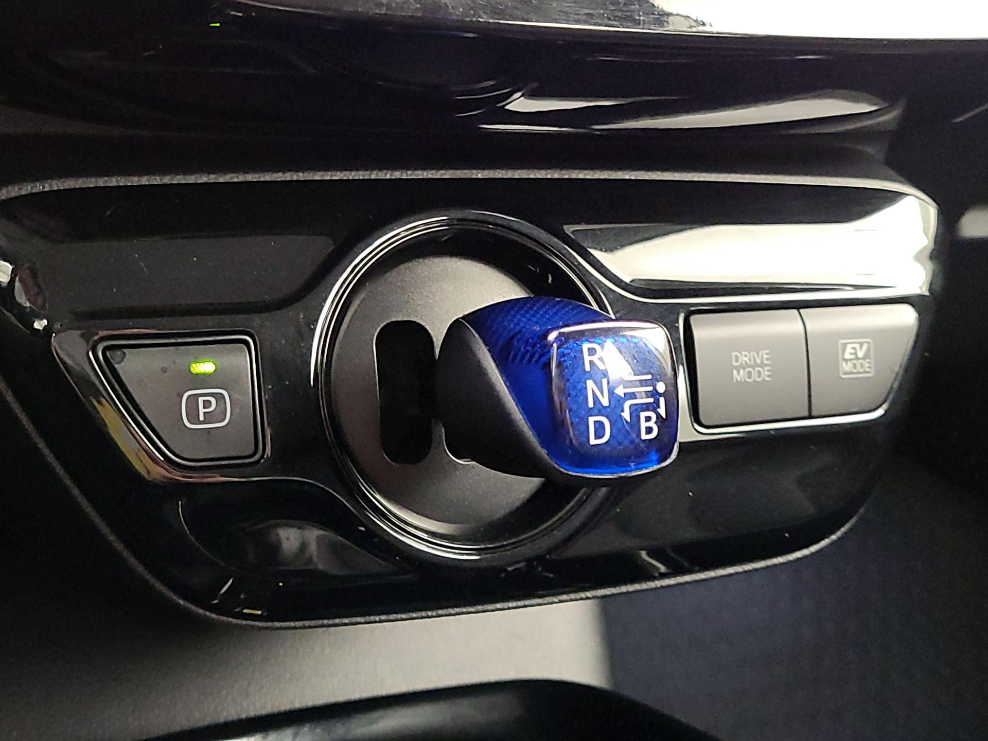 Thumbnail: 2022 Toyota Prius - 17