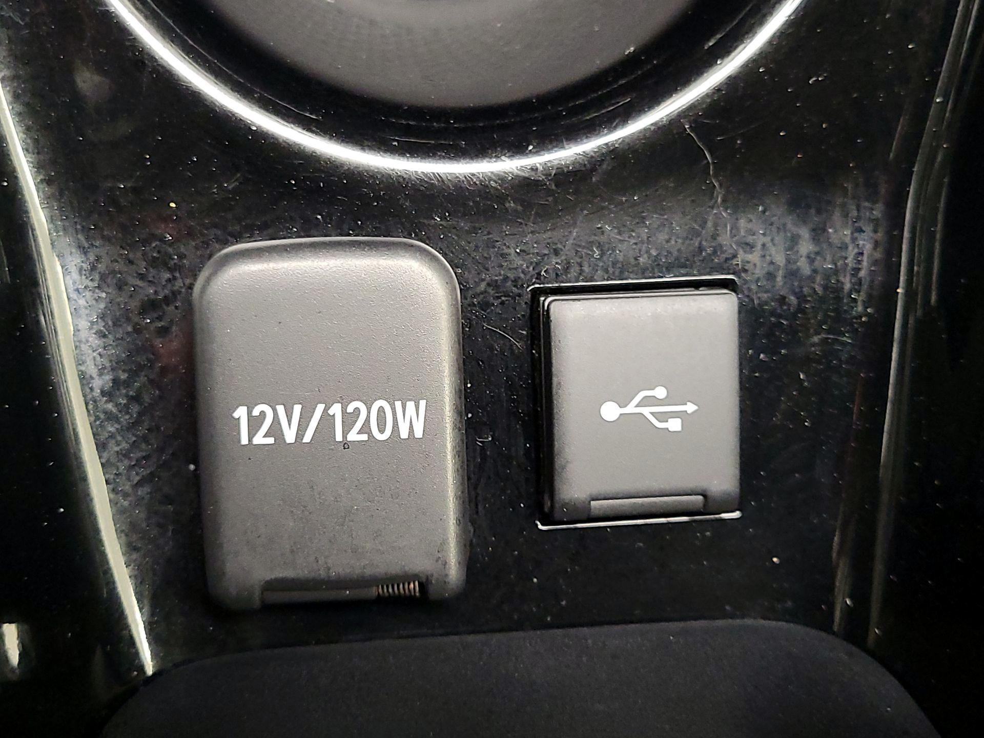 Thumbnail: 2022 Toyota Prius - 18