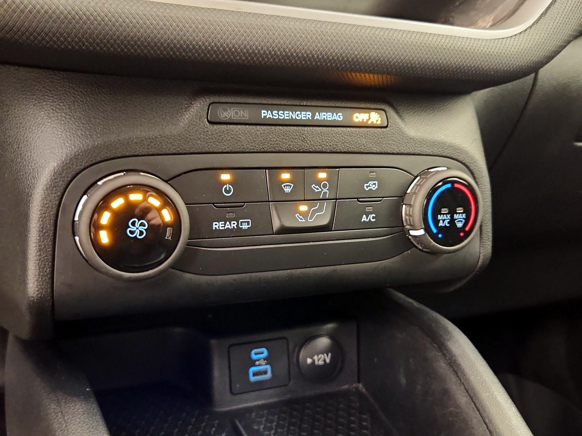 Thumbnail: 2022 Ford Bronco Sport - 16