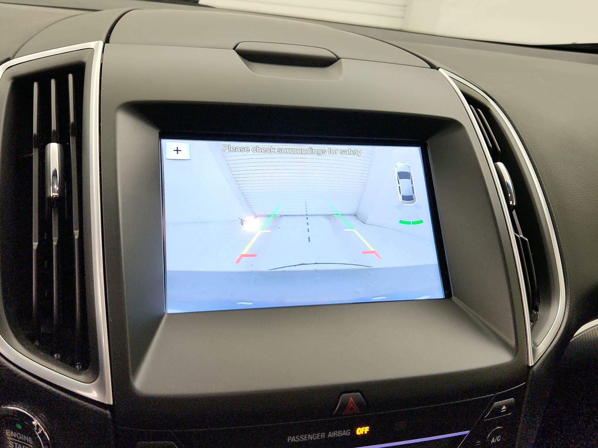 Thumbnail: 2016 Ford Edge - 15