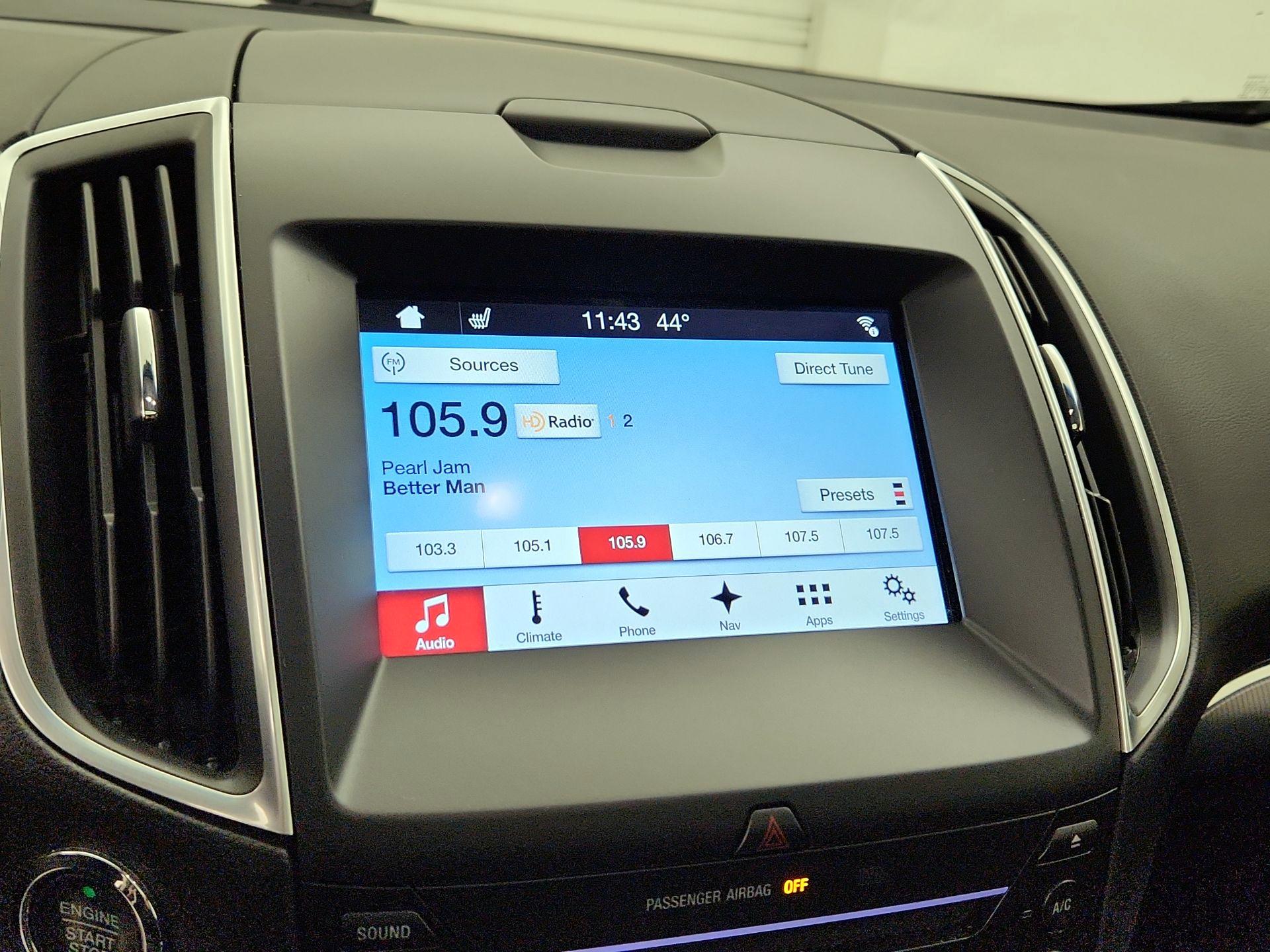 Thumbnail: 2016 Ford Edge - 16