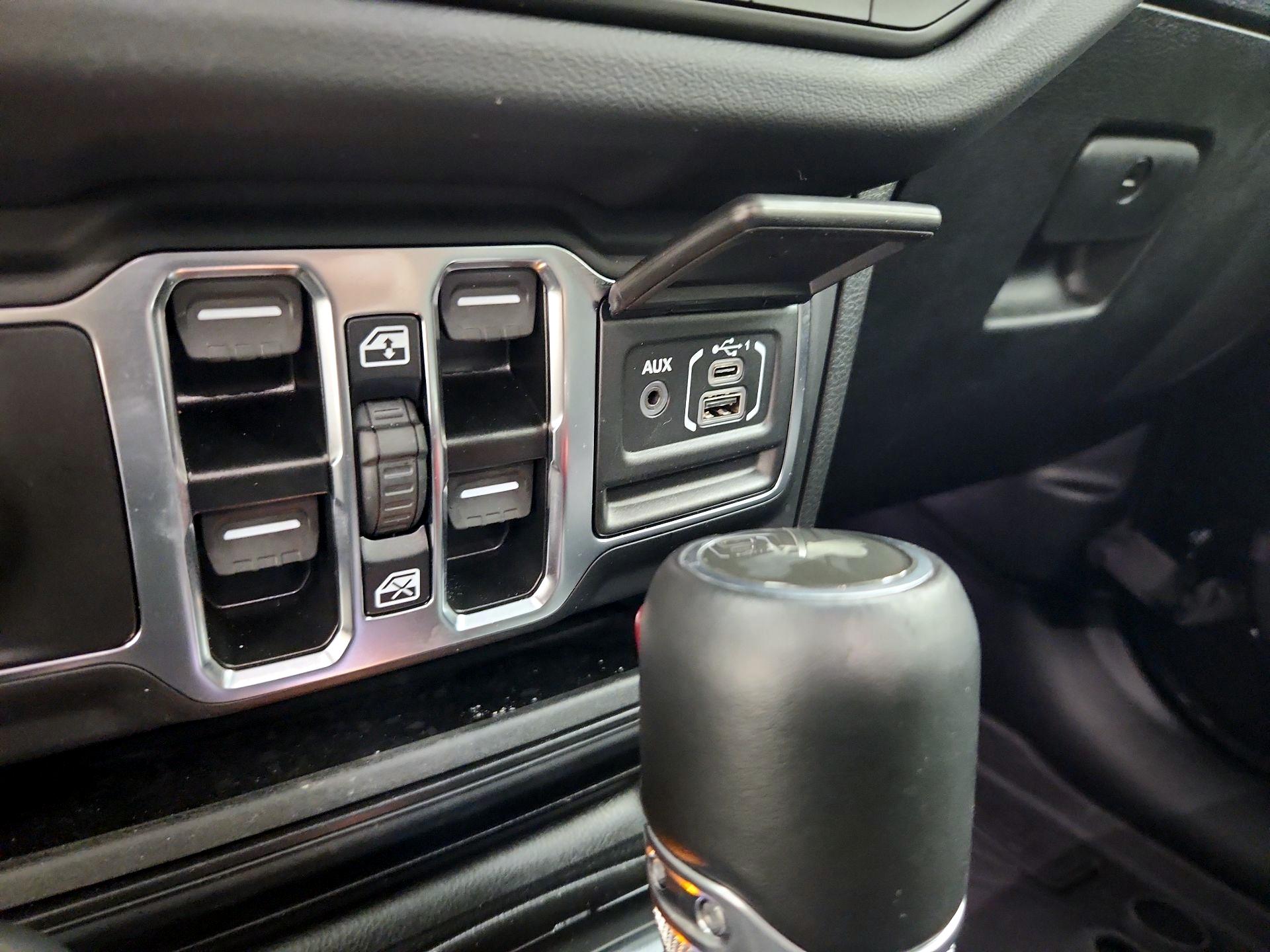 Thumbnail: 2024 Jeep Wrangler - 19