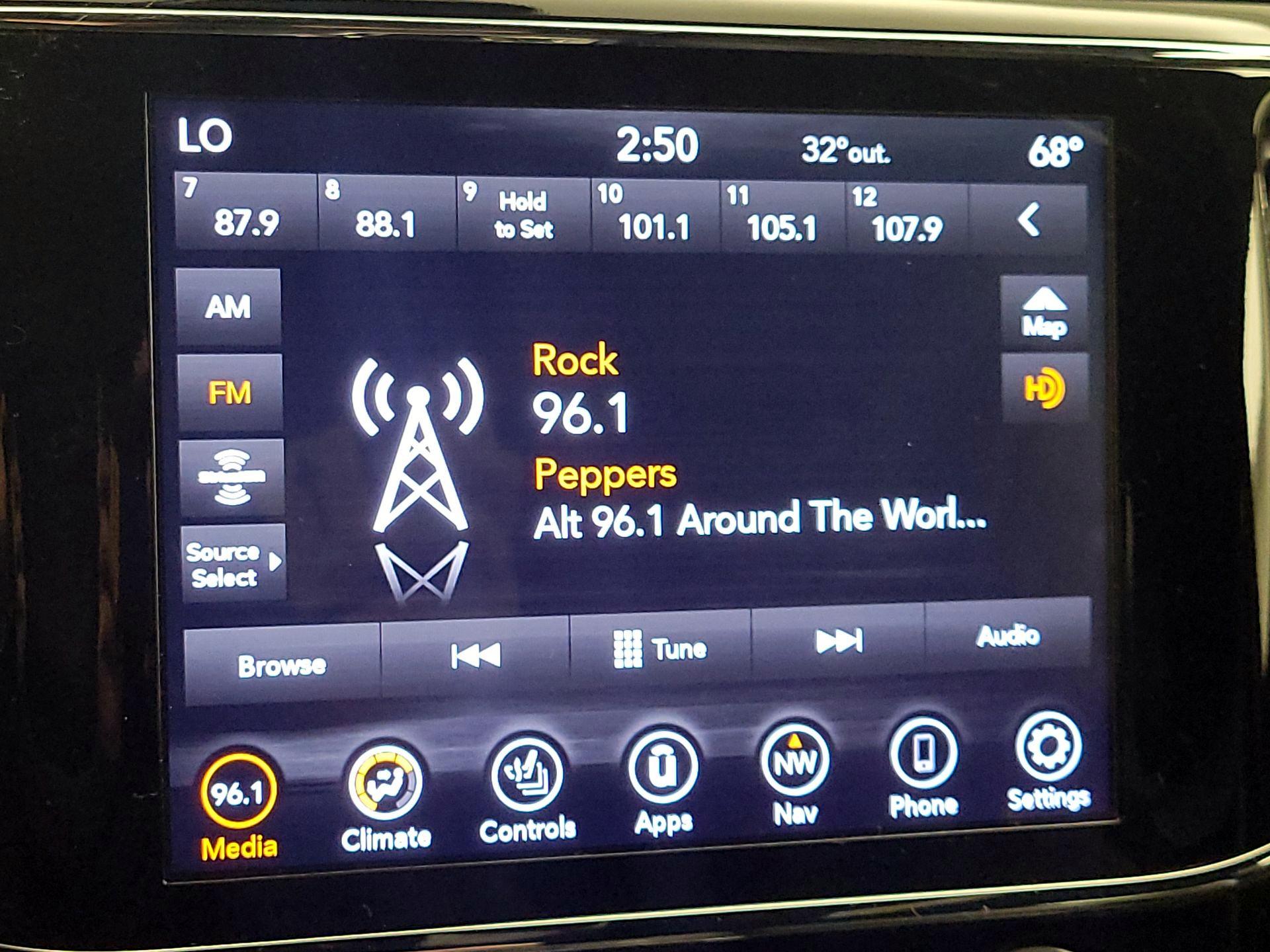 Thumbnail: 2020 Jeep Grand Cherokee - 16