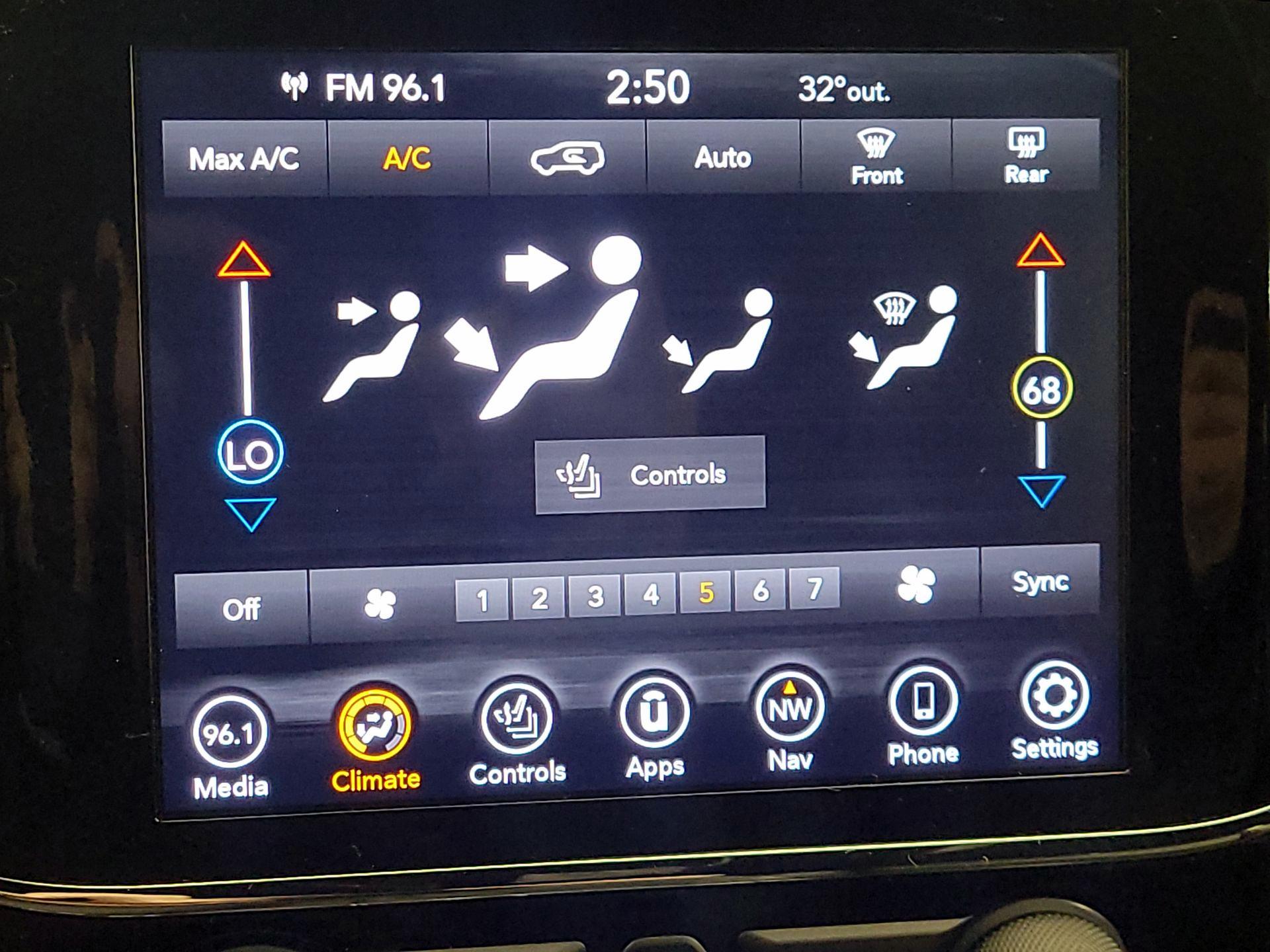 Thumbnail: 2020 Jeep Grand Cherokee - 17