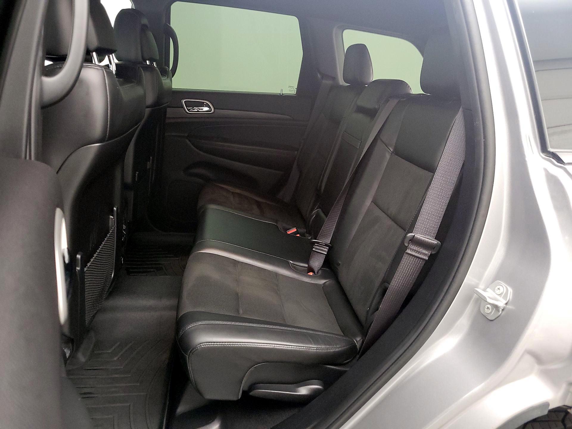 Thumbnail: 2020 Jeep Grand Cherokee - 20