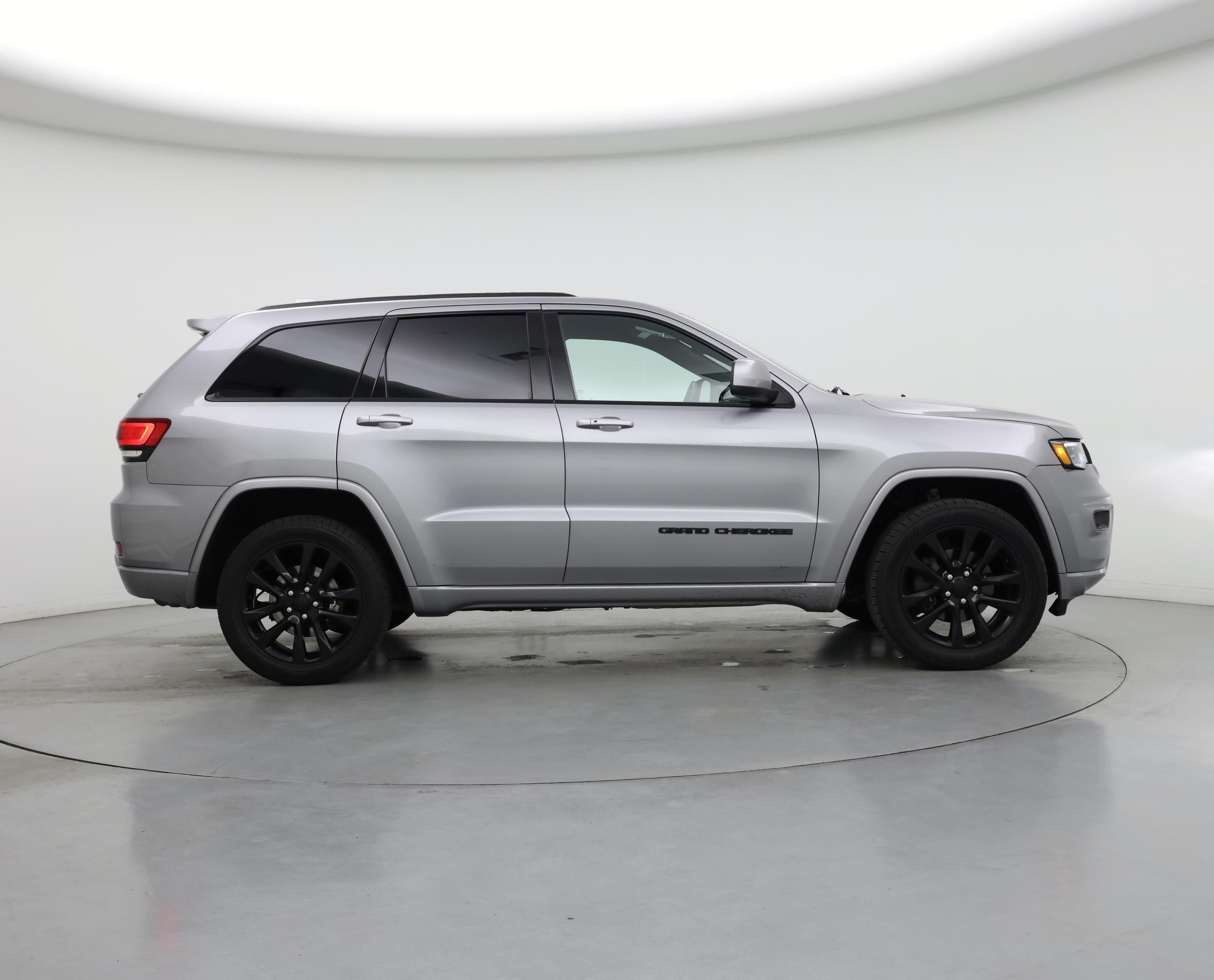 Thumbnail: 2020 Jeep Grand Cherokee - 7