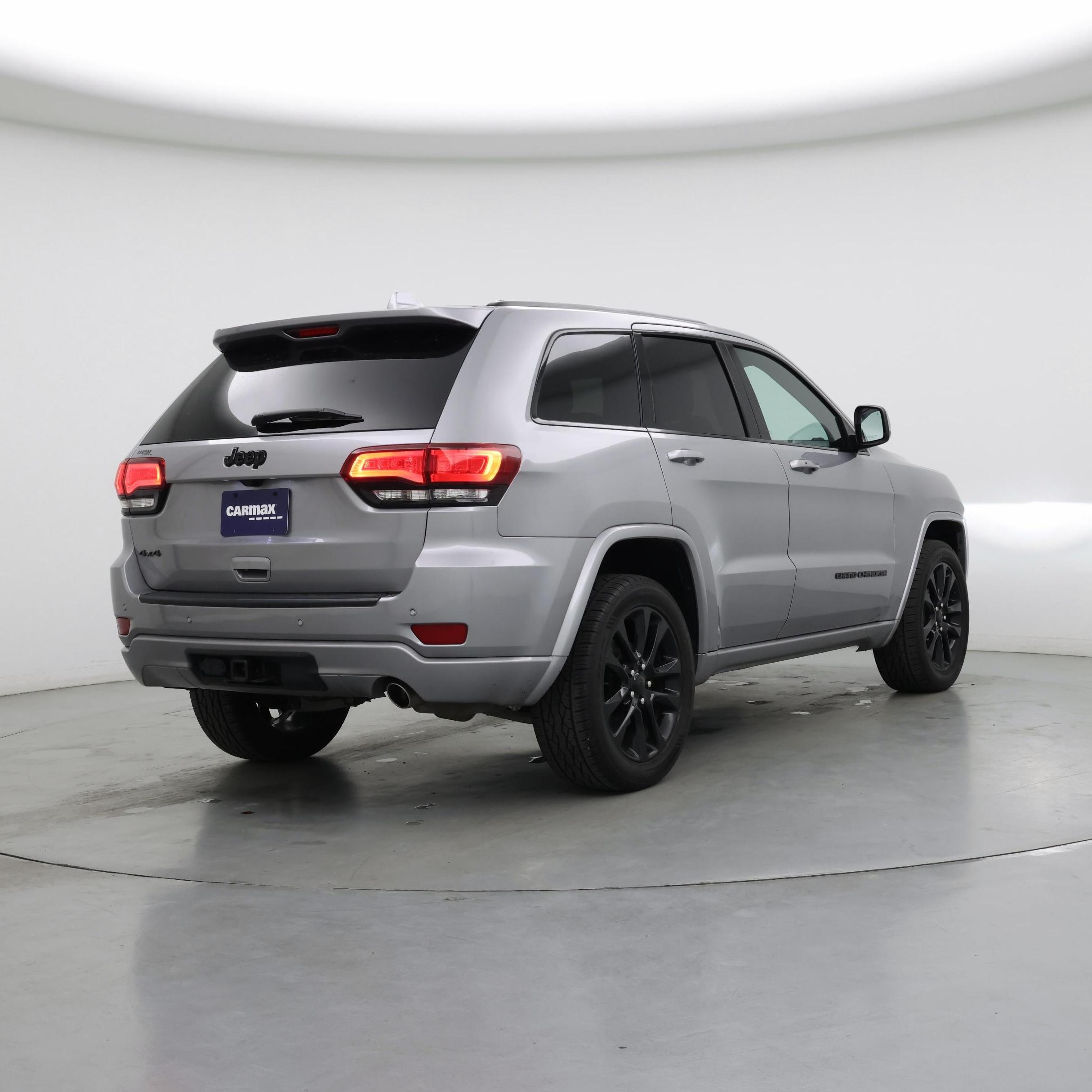 Thumbnail: 2020 Jeep Grand Cherokee - 8