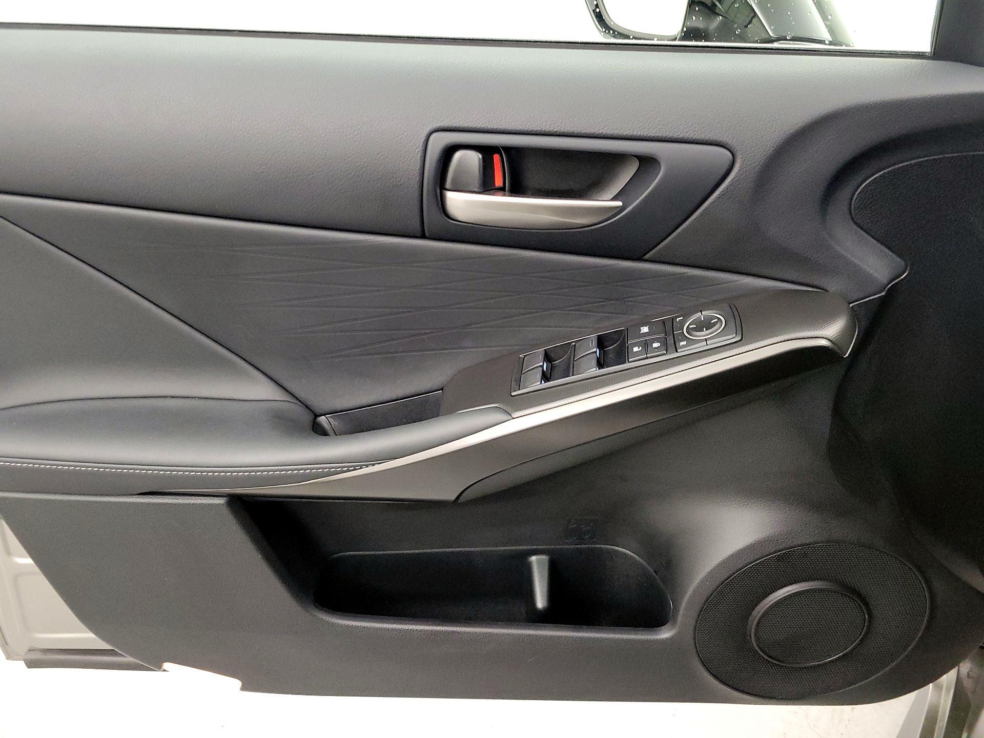 Thumbnail: 2022 Lexus IS - 12