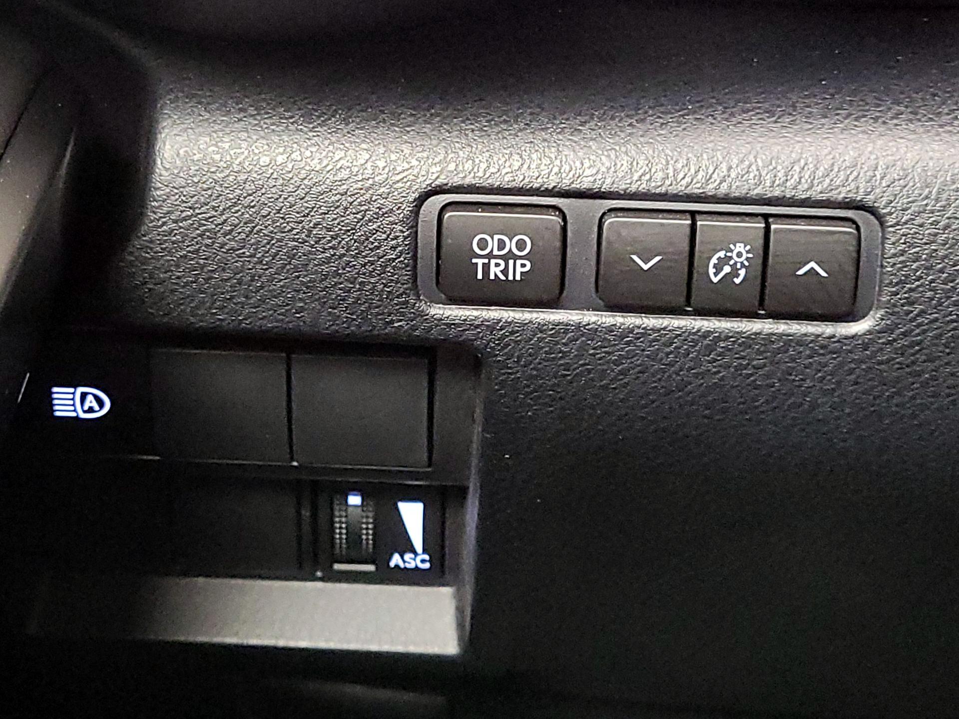 Thumbnail: 2022 Lexus IS - 13