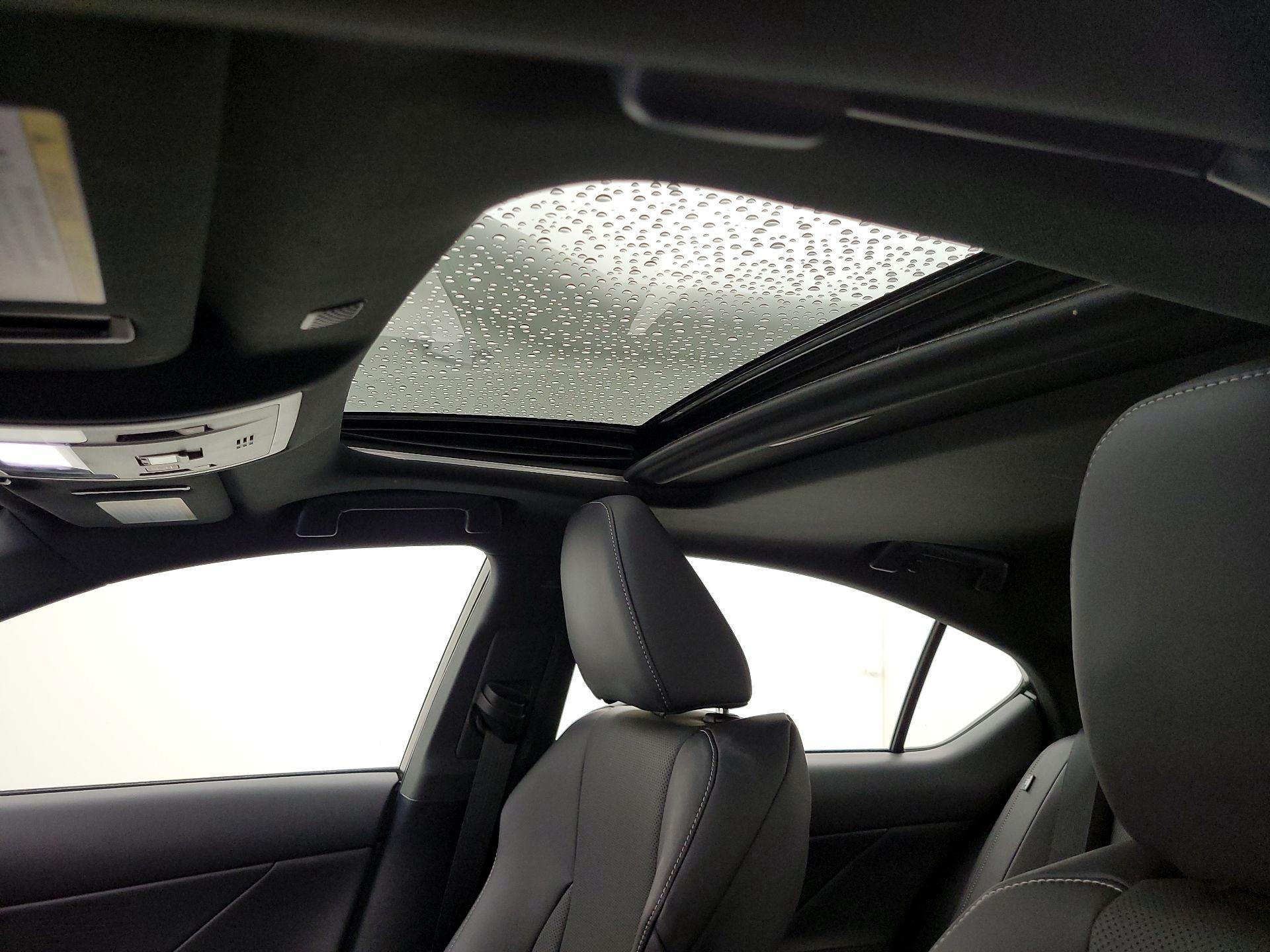 Thumbnail: 2022 Lexus IS - 19