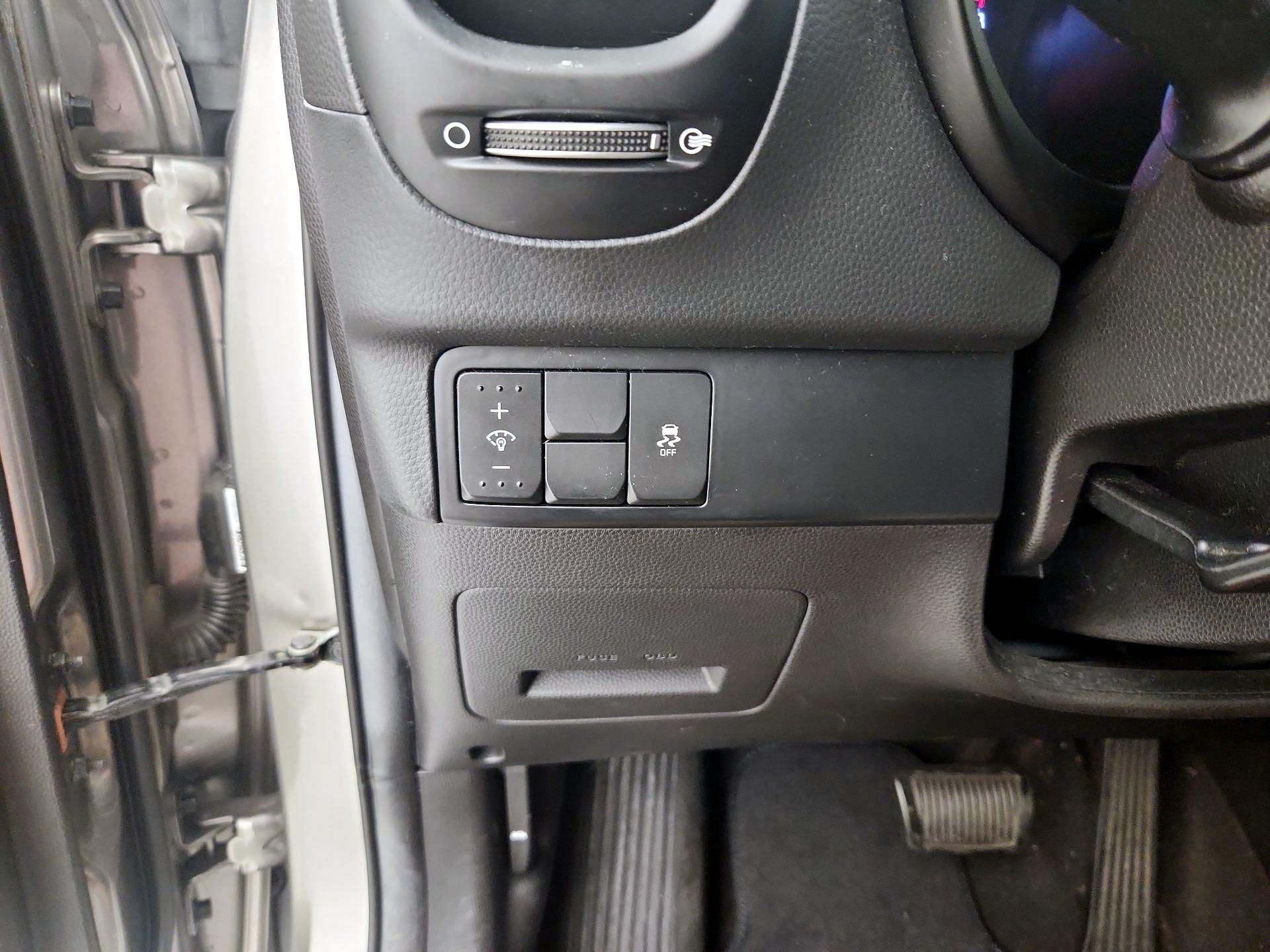 Thumbnail: 2015 Kia Soul - 13