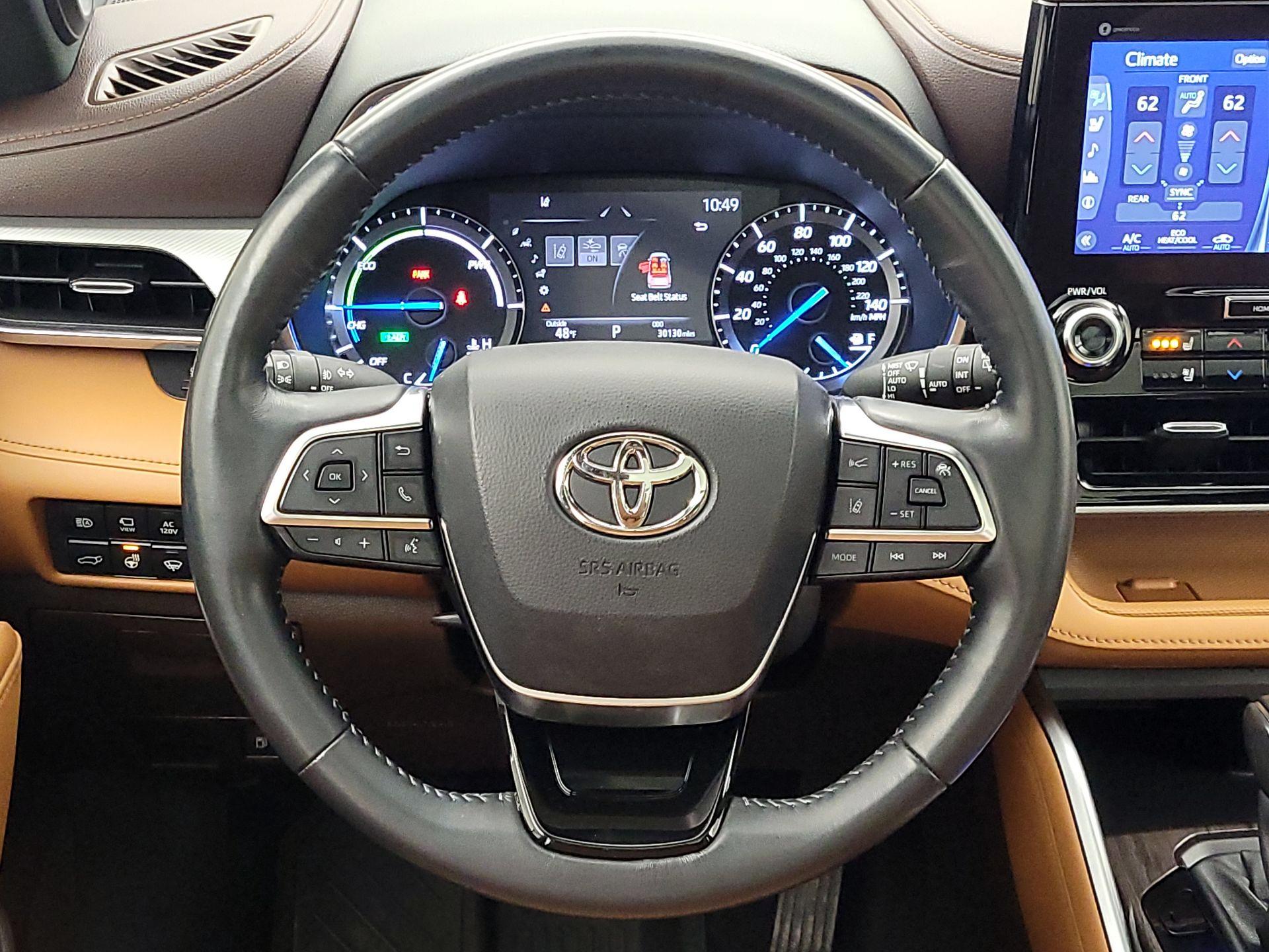 Thumbnail: 2021 Toyota Highlander - 10