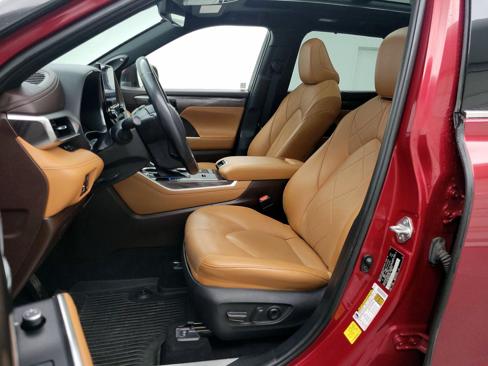 Thumbnail: 2021 Toyota Highlander - 11