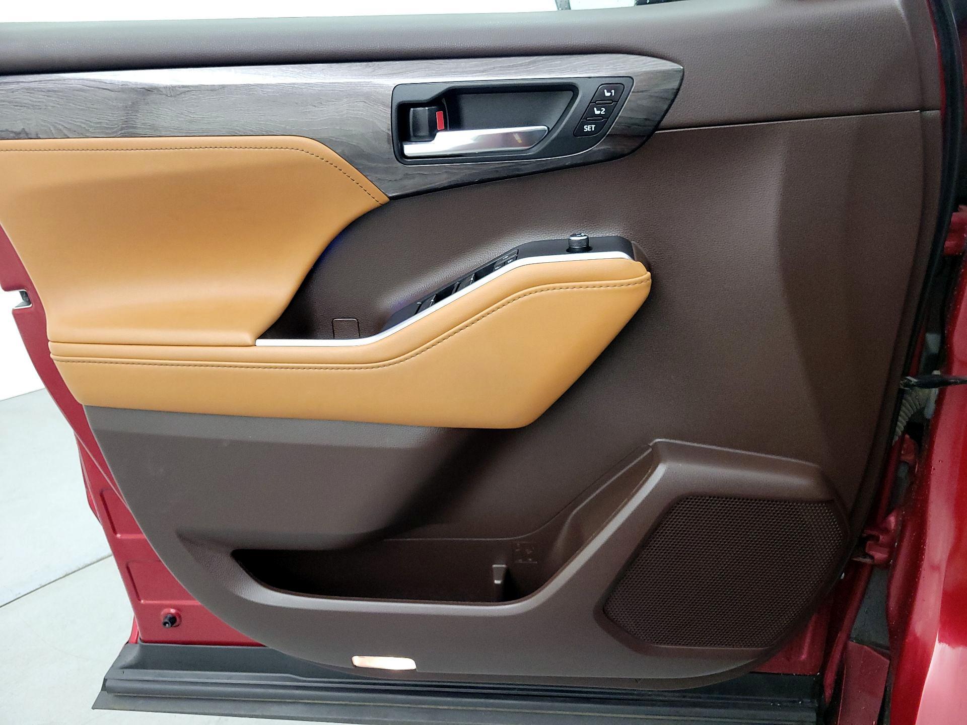 Thumbnail: 2021 Toyota Highlander - 12