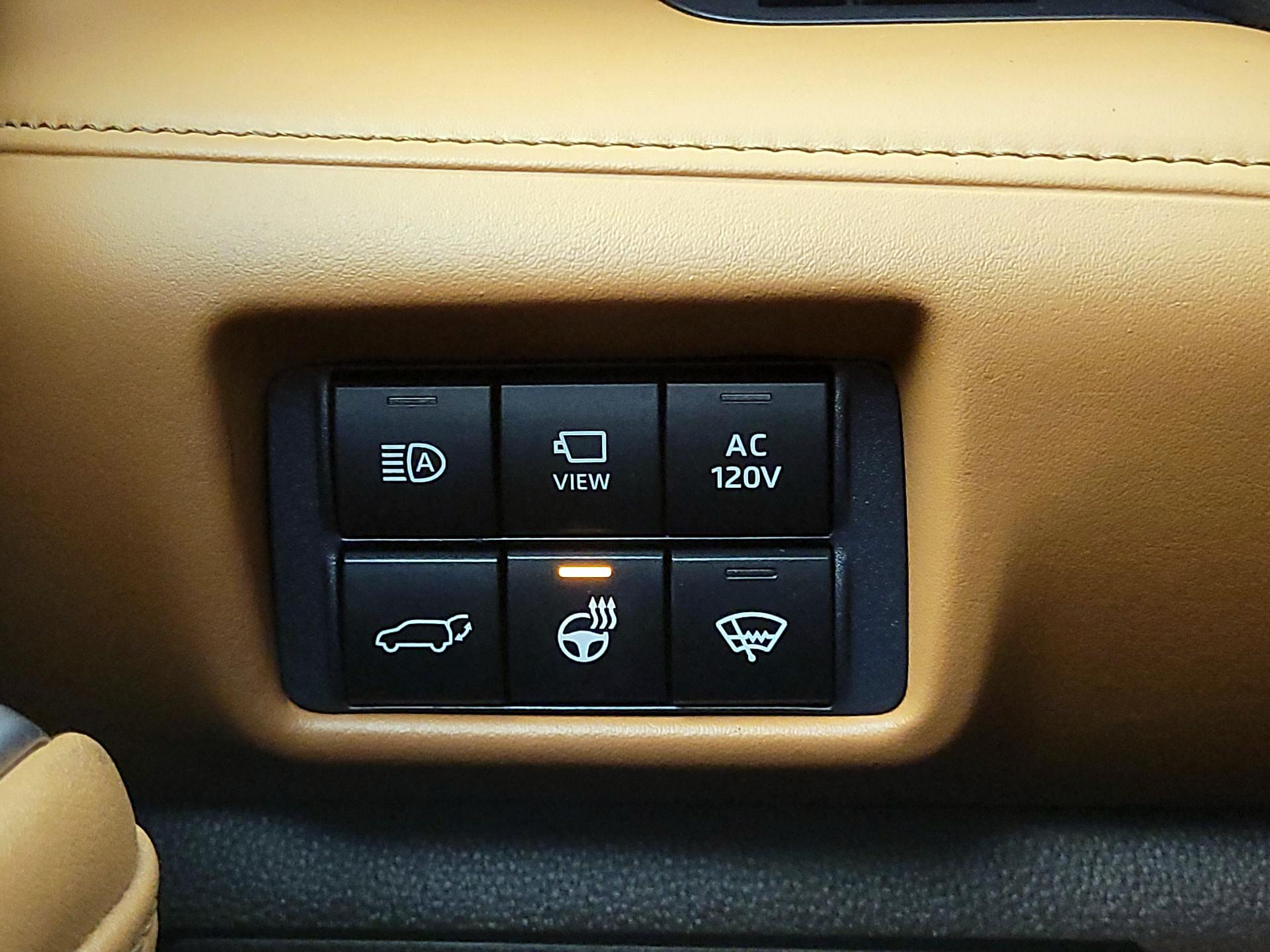 Thumbnail: 2021 Toyota Highlander - 13