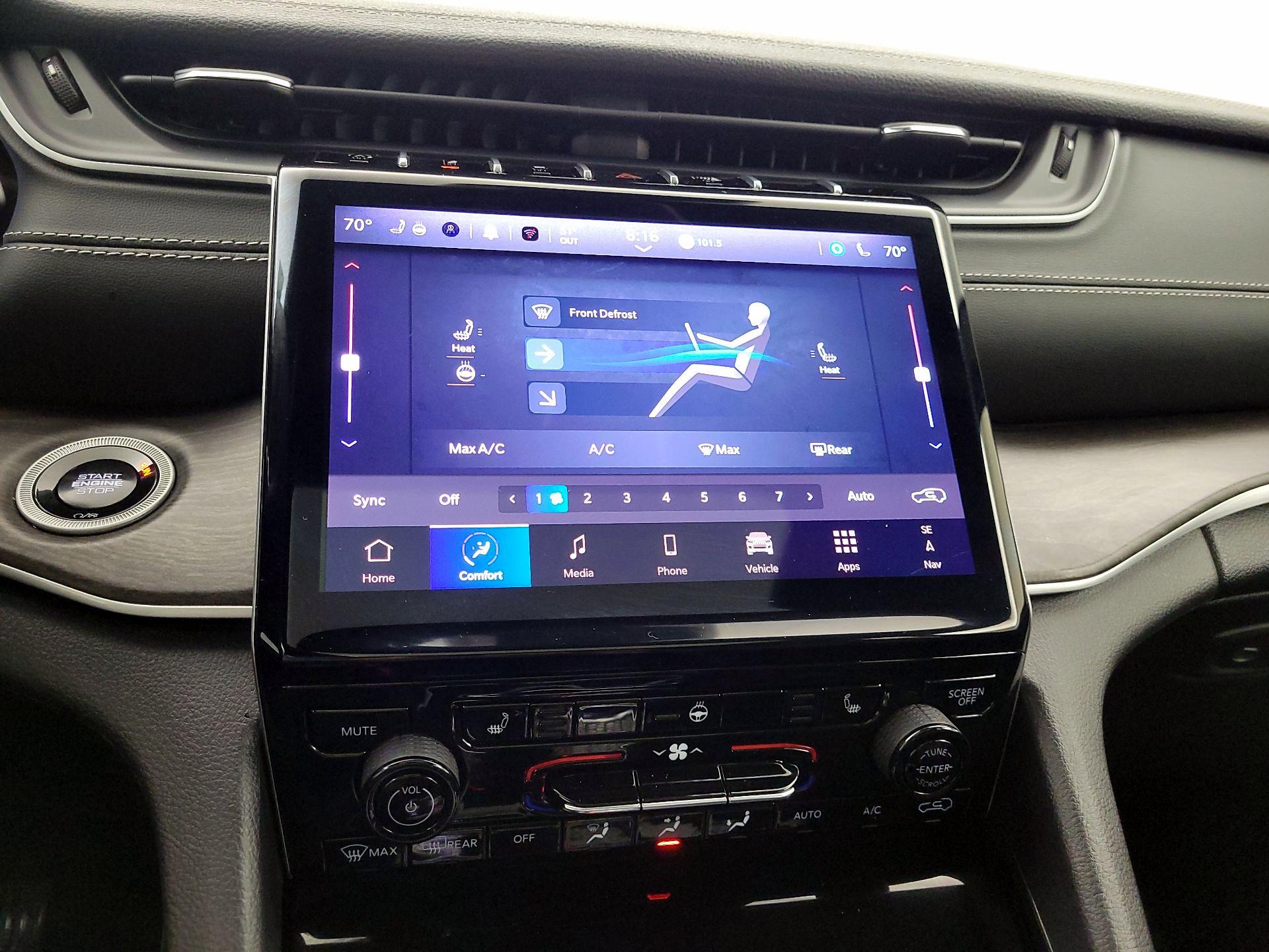 Thumbnail: 2024 Jeep Grand Cherokee - 17