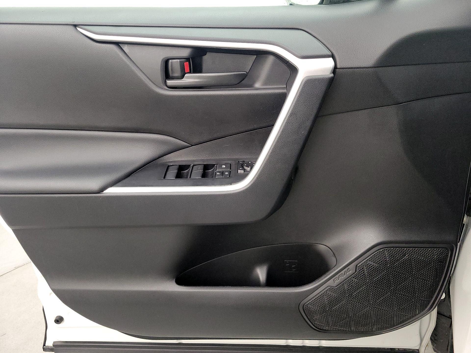 Thumbnail: 2024 Toyota RAV4 - 12