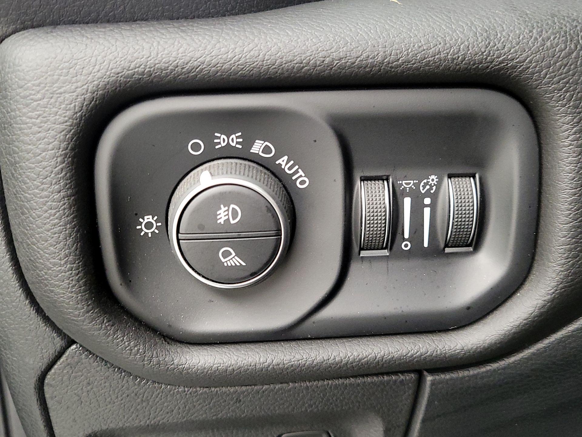 Thumbnail: 2025 RAM 1500 - 13