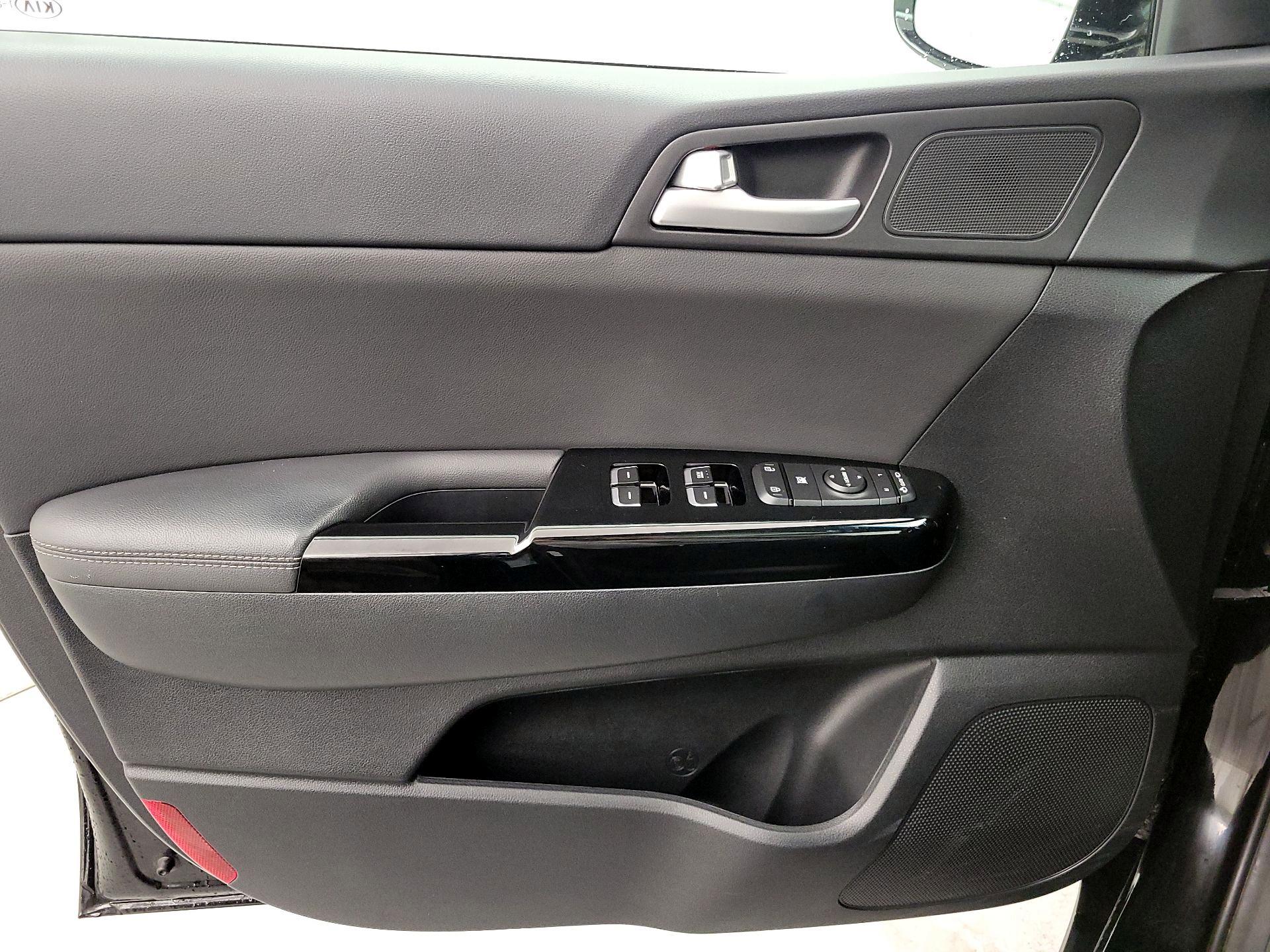 Thumbnail: 2022 Kia Sportage - 12