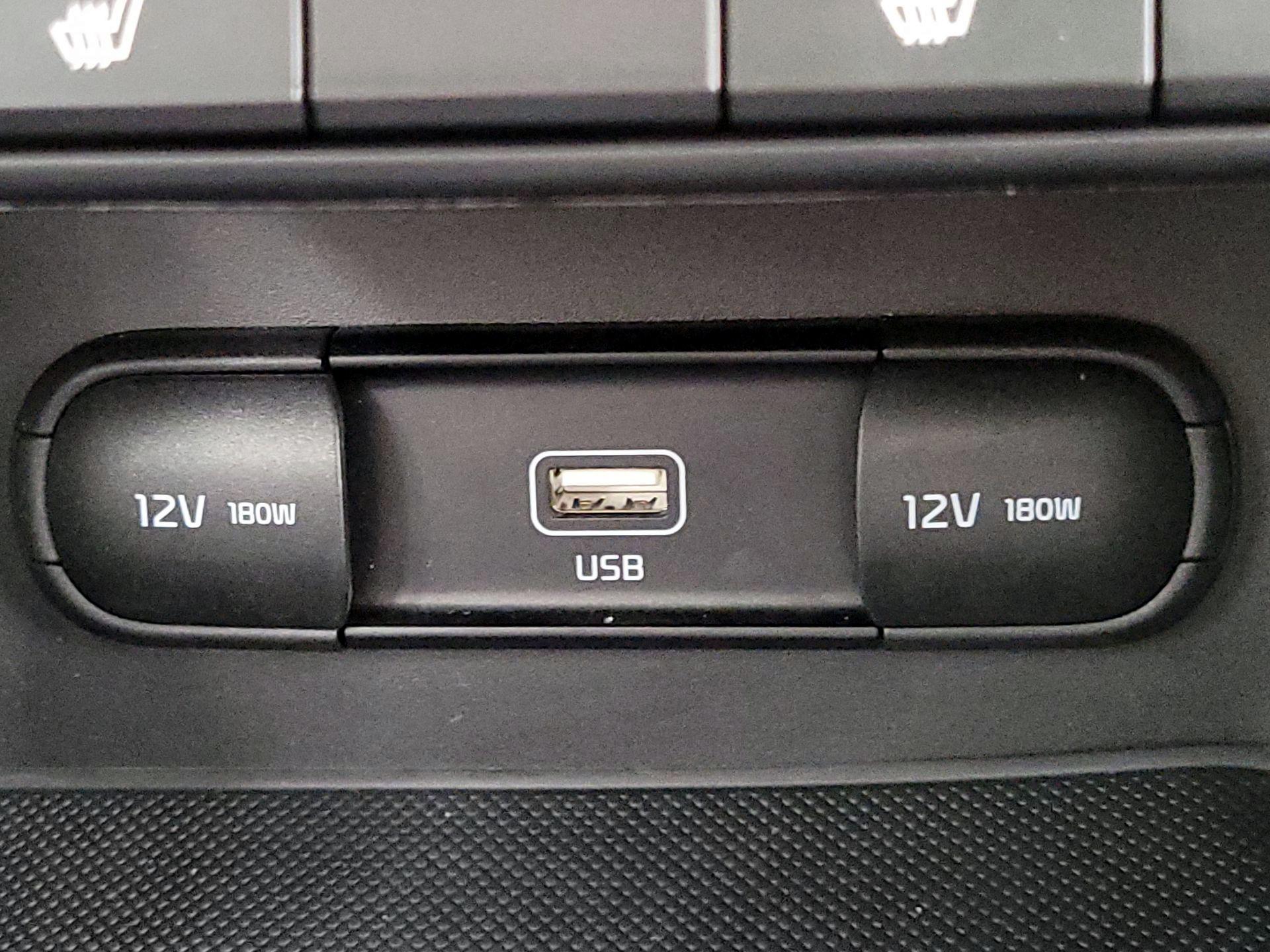 Thumbnail: 2022 Kia Sportage - 18