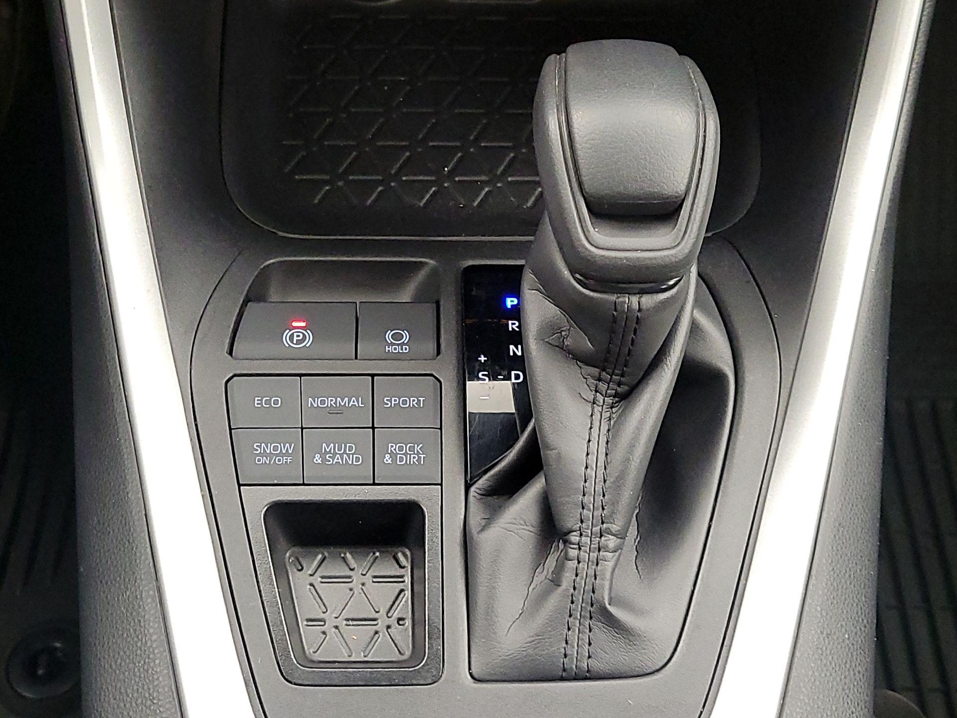 Thumbnail: 2024 Toyota RAV4 - 17