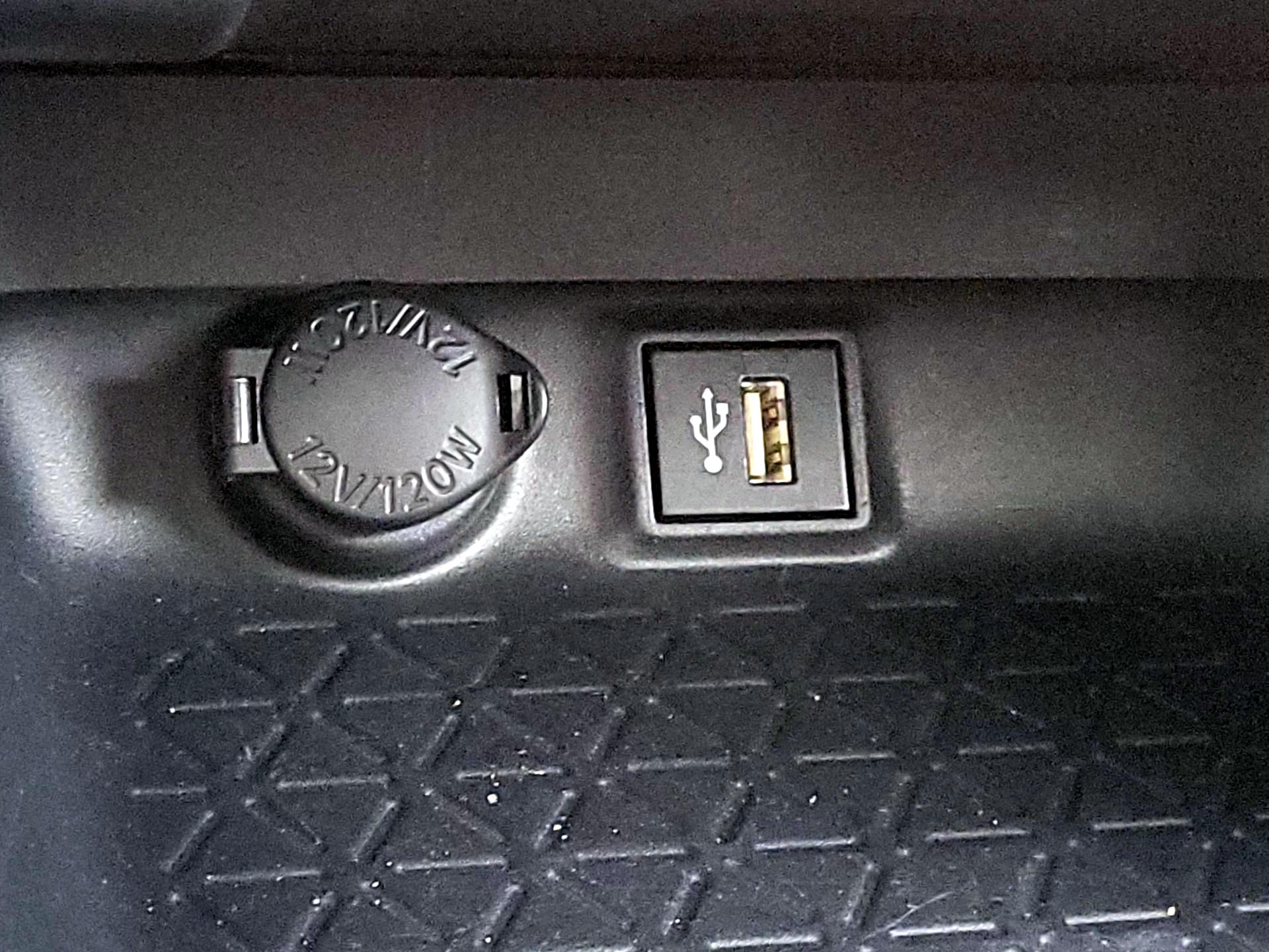 Thumbnail: 2024 Toyota RAV4 - 18