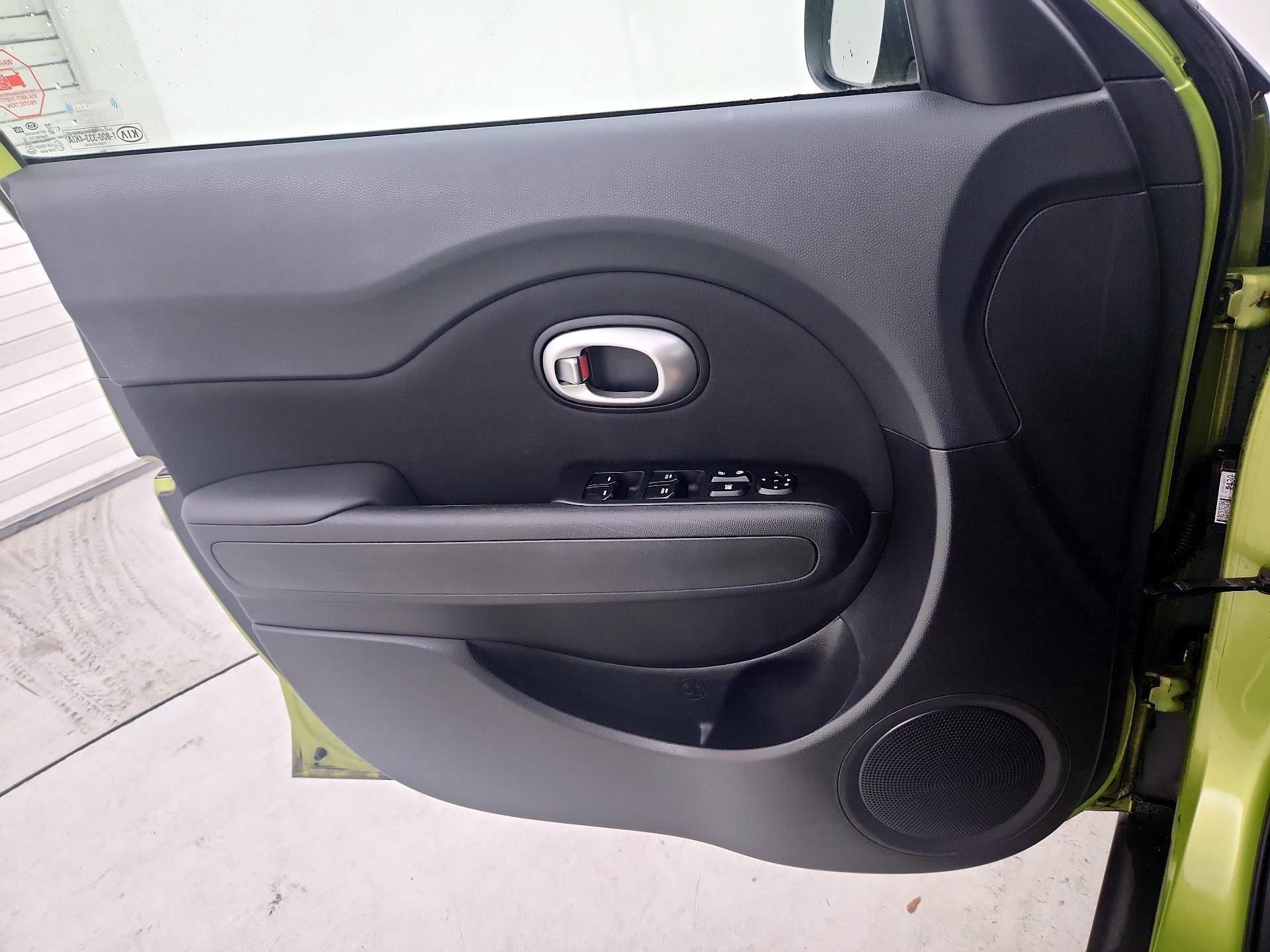 Thumbnail: 2014 Kia Soul - 12