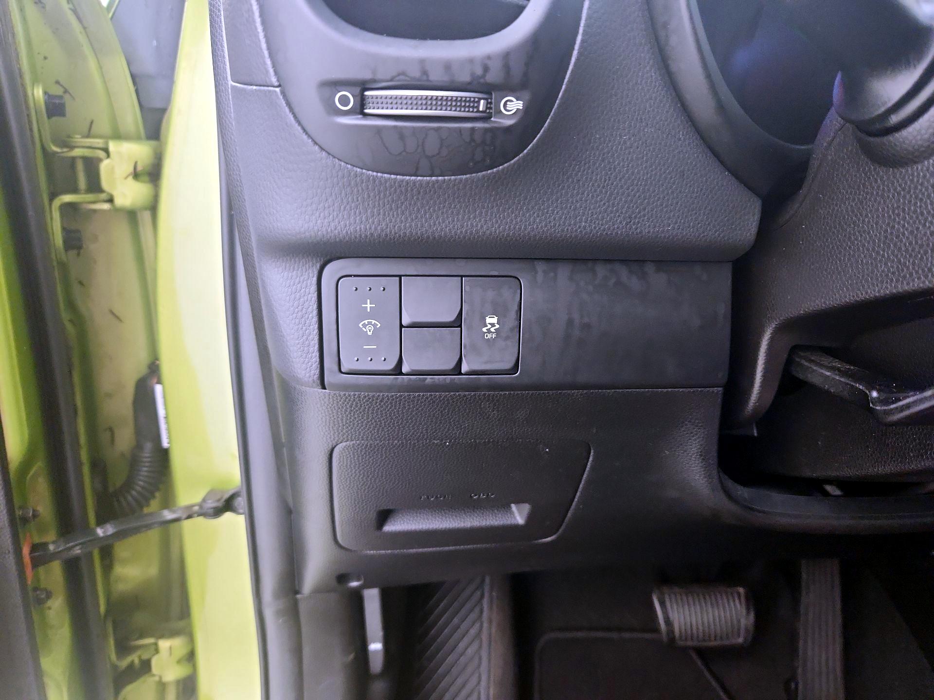 Thumbnail: 2014 Kia Soul - 13