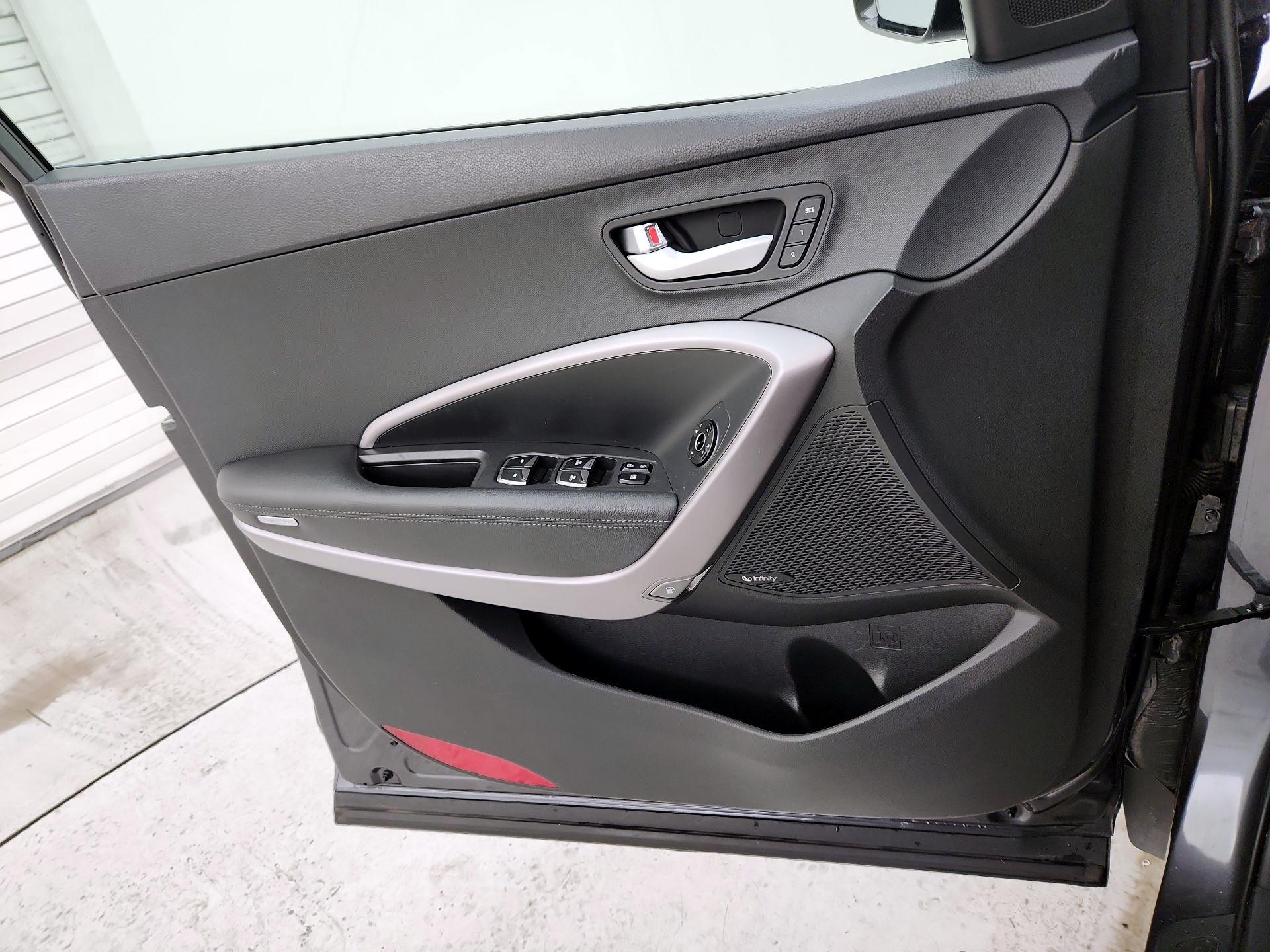 Thumbnail: 2015 Hyundai Santa Fe - 12