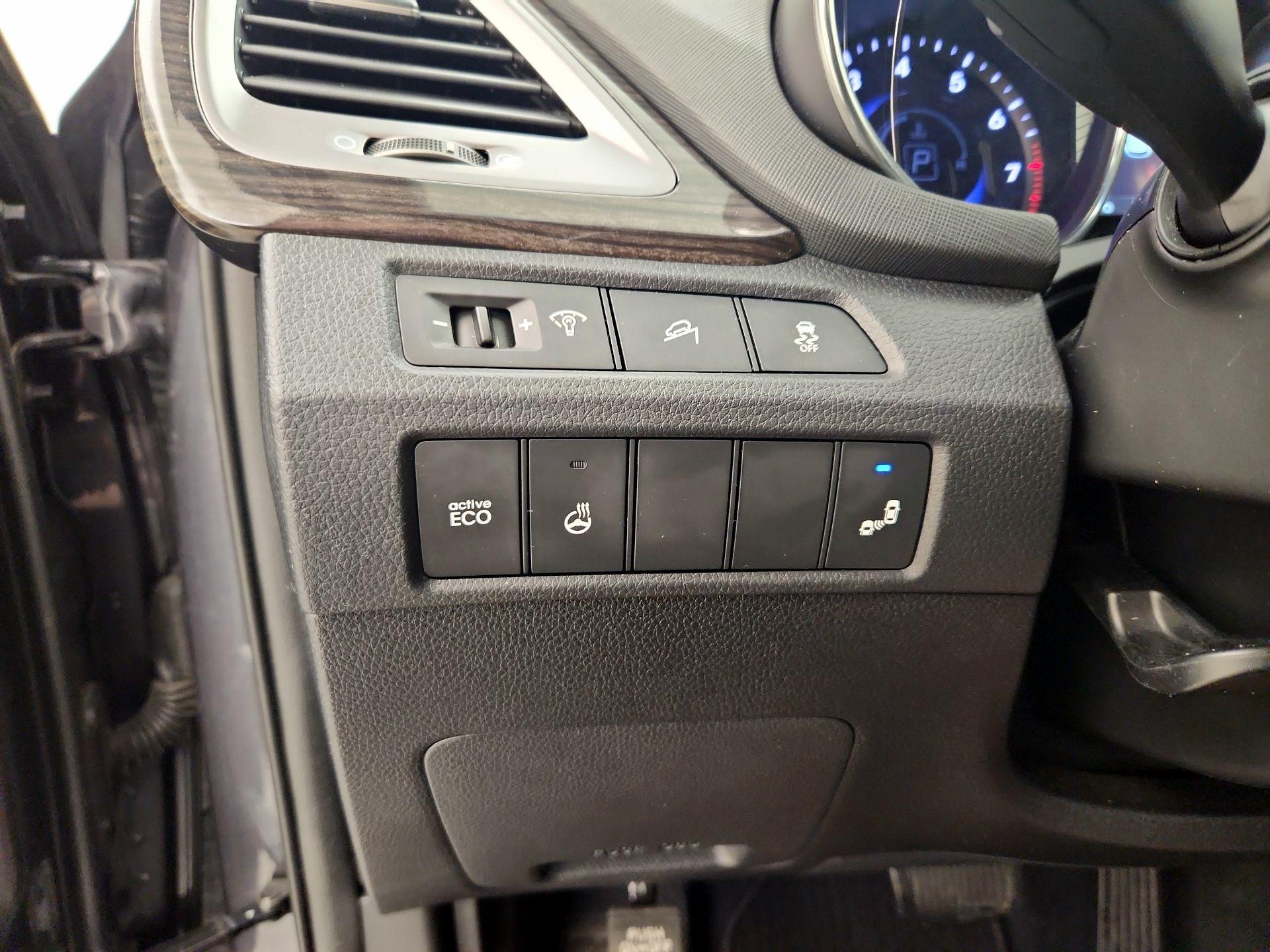 Thumbnail: 2015 Hyundai Santa Fe - 13