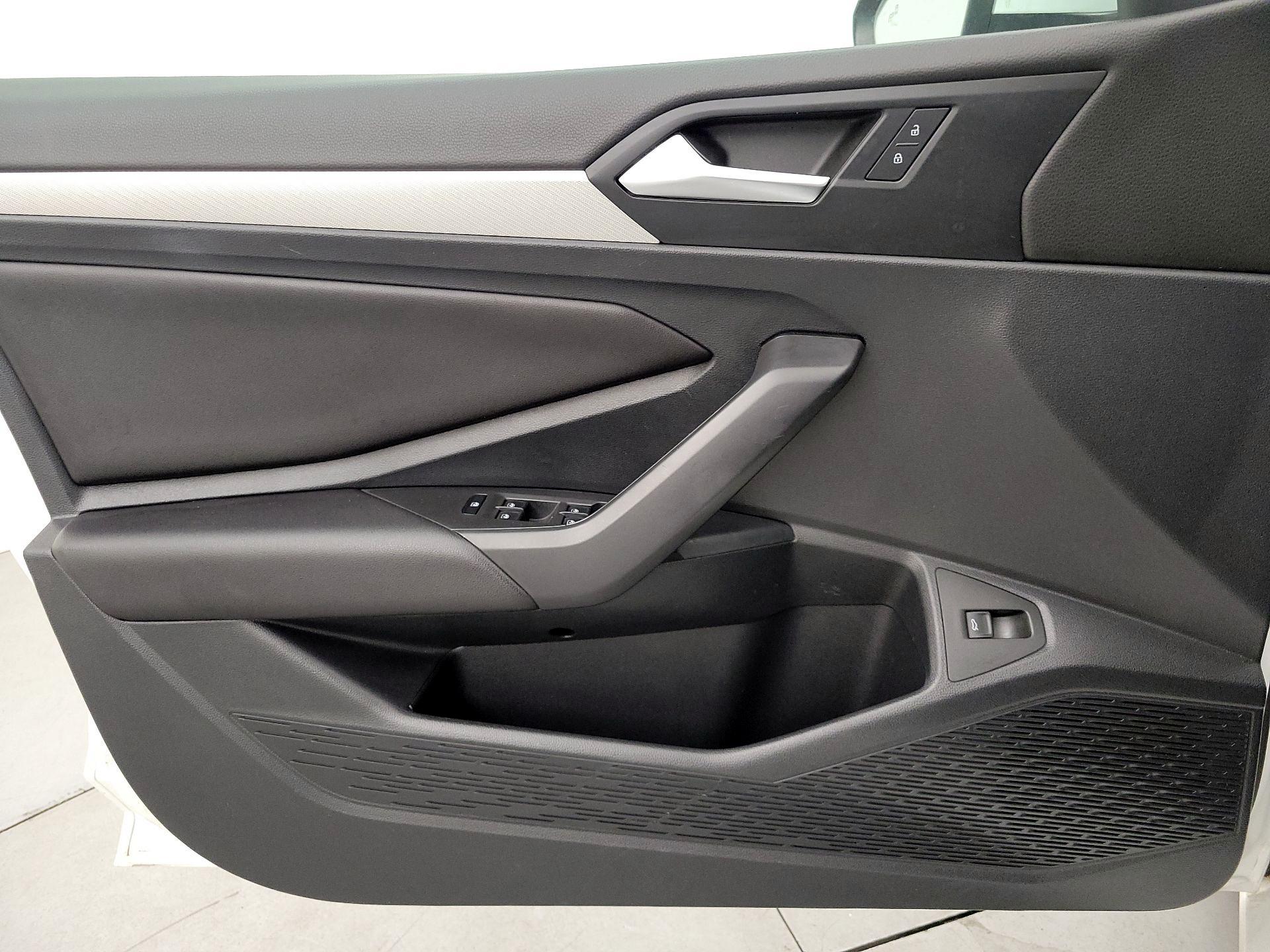 Thumbnail: 2019 Volkswagen Jetta - 12