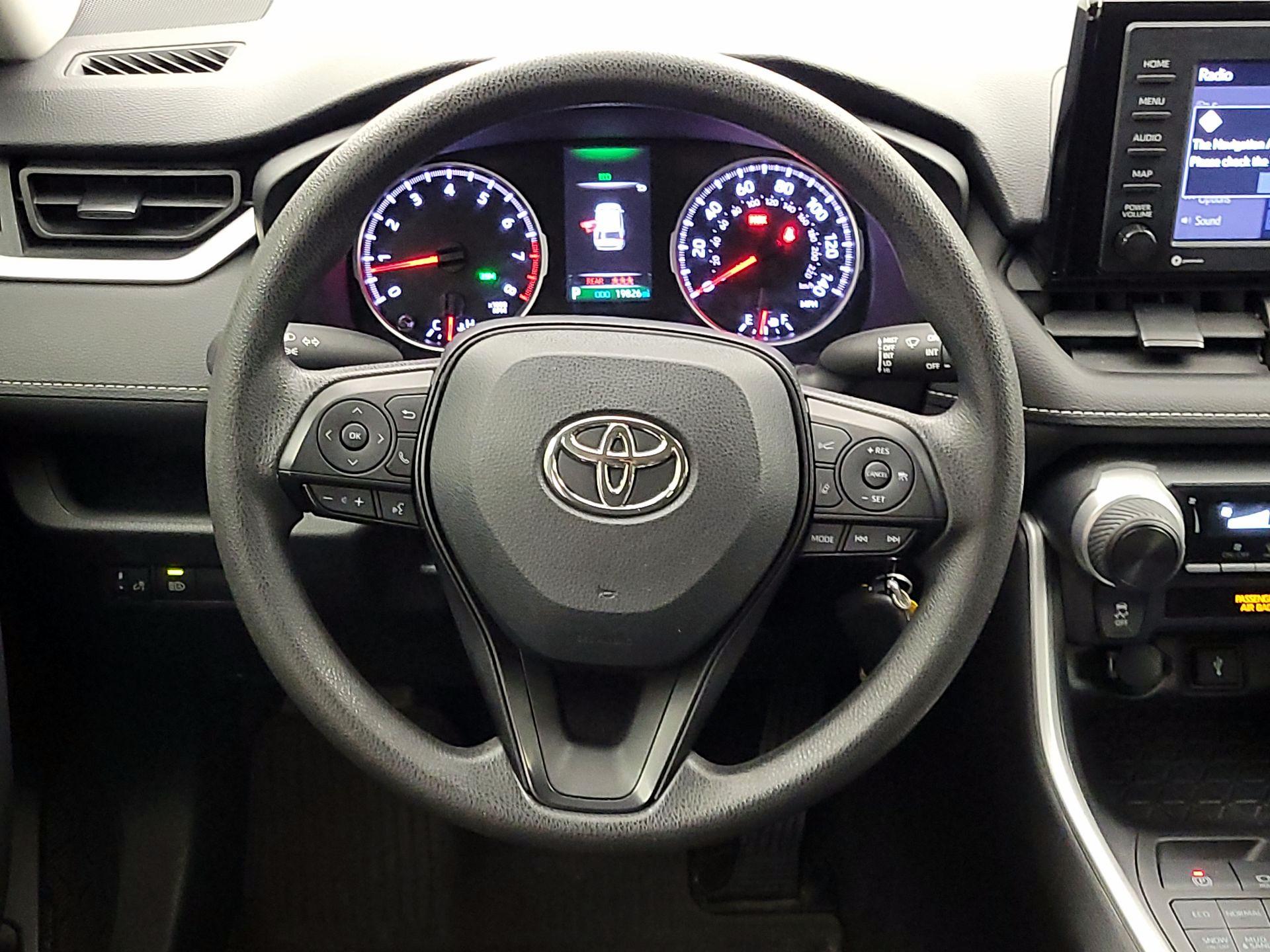 Thumbnail: 2022 Toyota RAV4 - 10