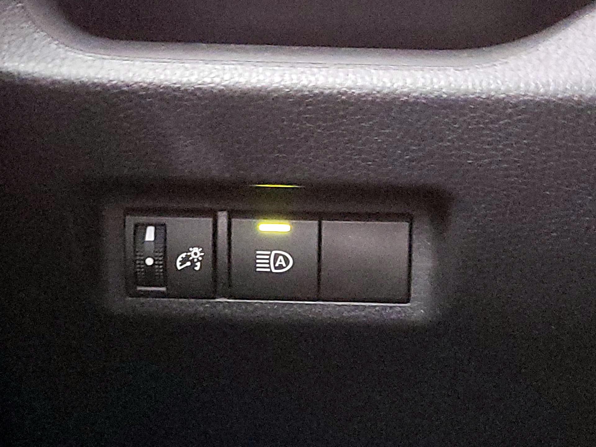 Thumbnail: 2022 Toyota RAV4 - 13