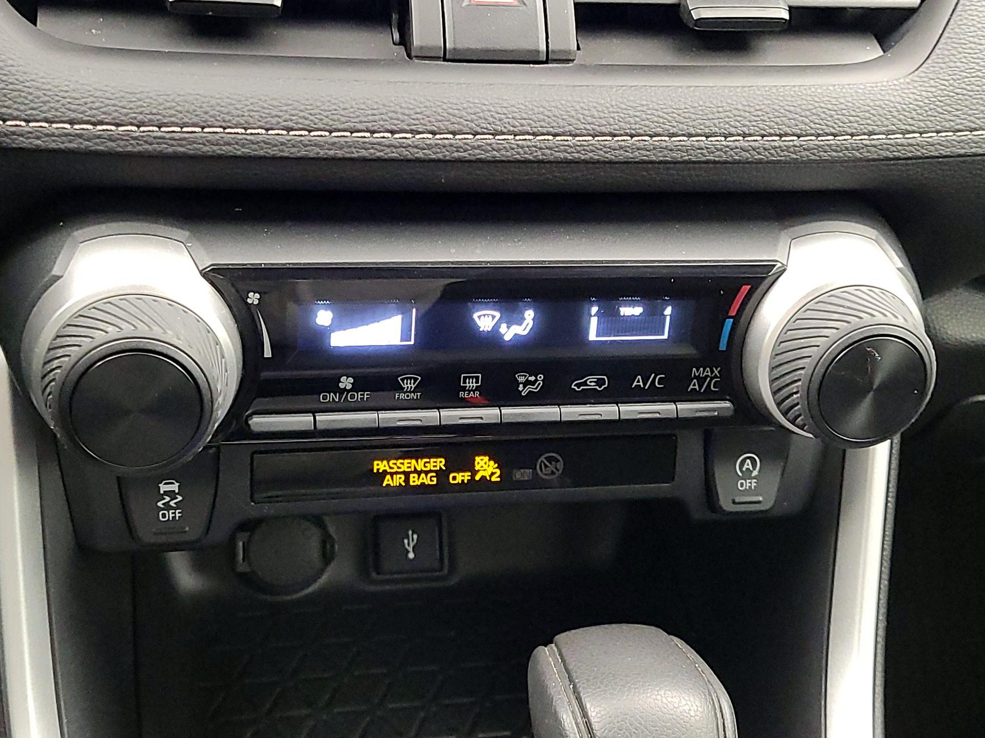 Thumbnail: 2022 Toyota RAV4 - 16