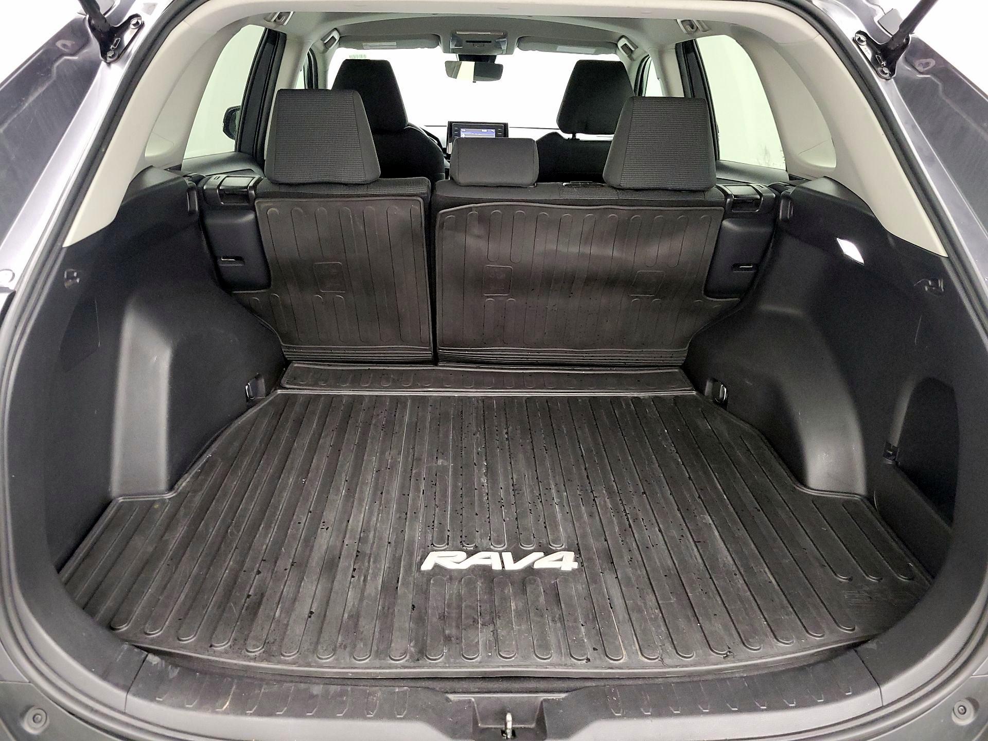 Thumbnail: 2022 Toyota RAV4 - 20