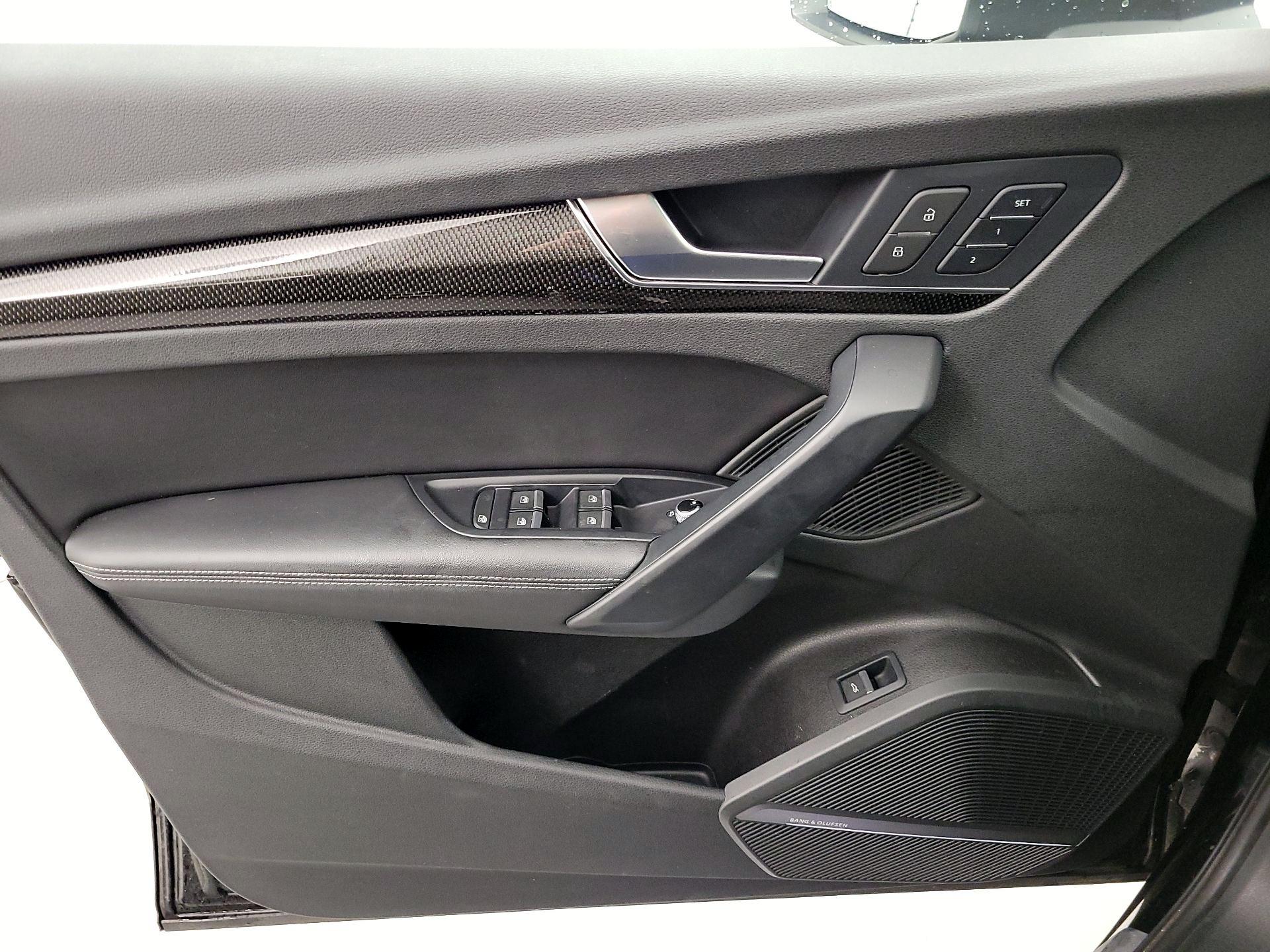 Thumbnail: 2018 Audi SQ5 - 12