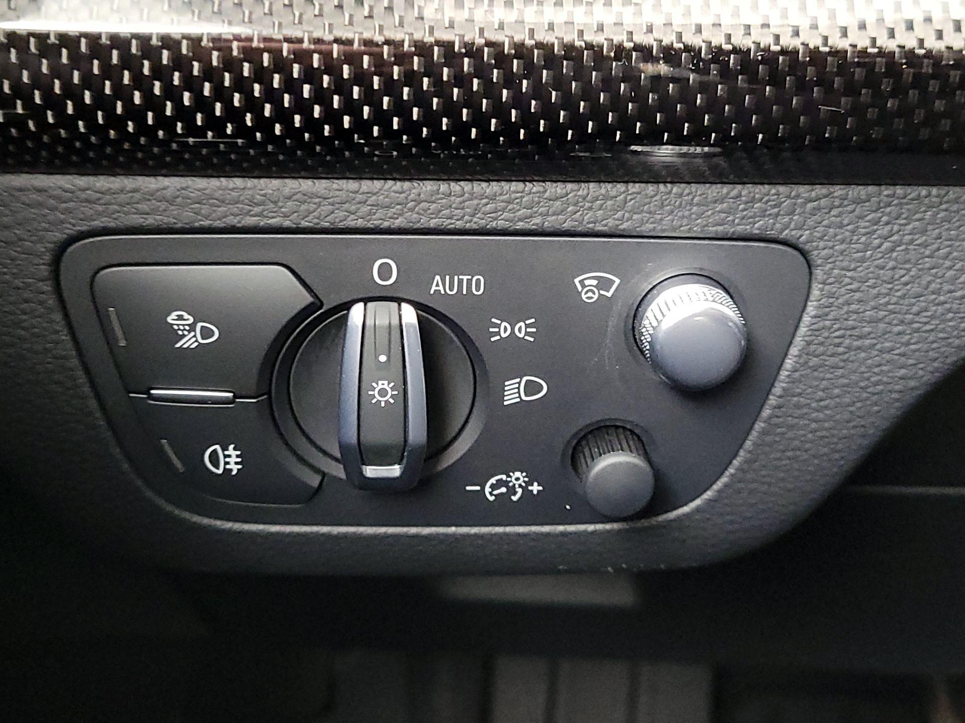 Thumbnail: 2018 Audi SQ5 - 13