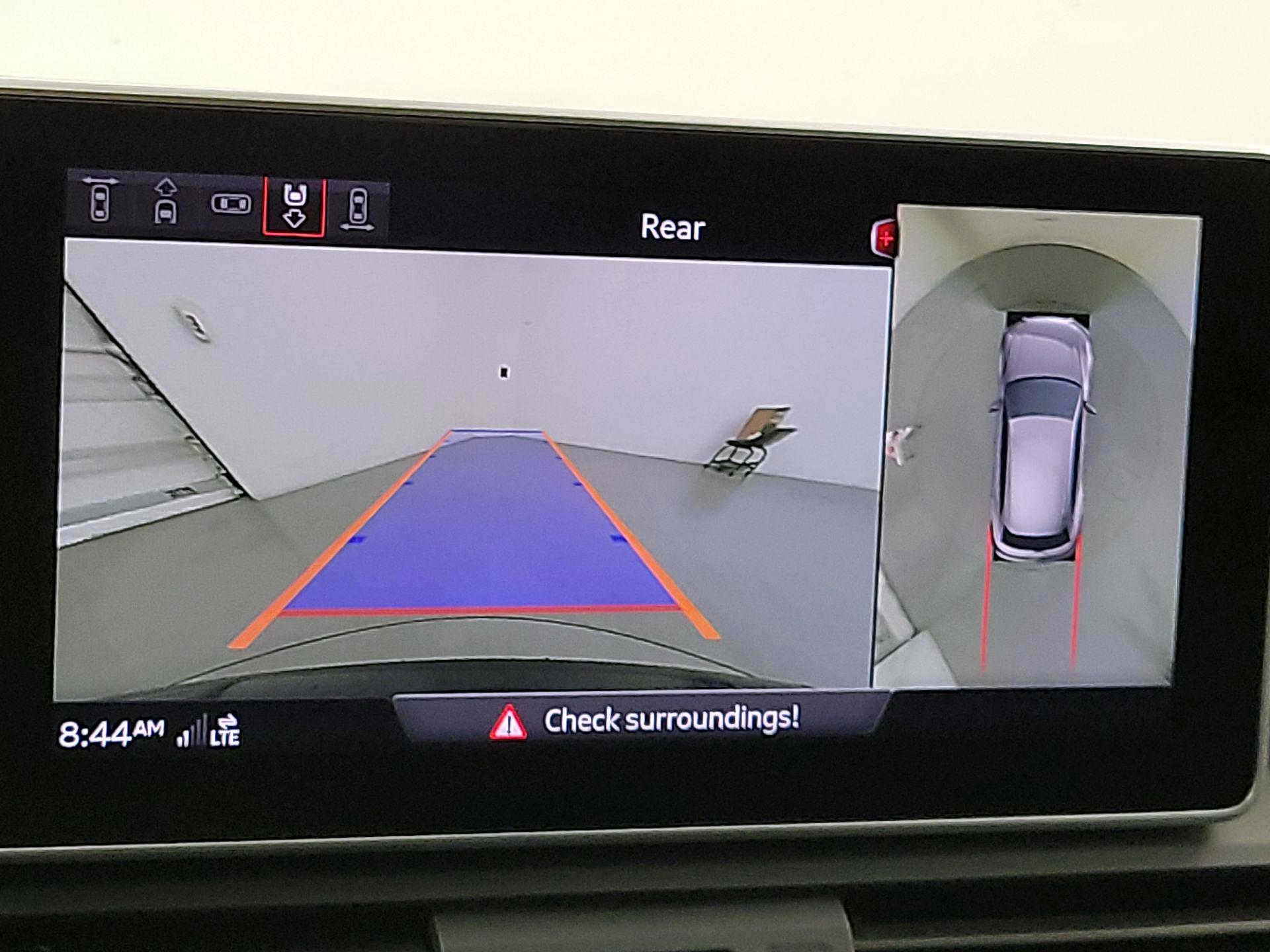 Thumbnail: 2018 Audi SQ5 - 15