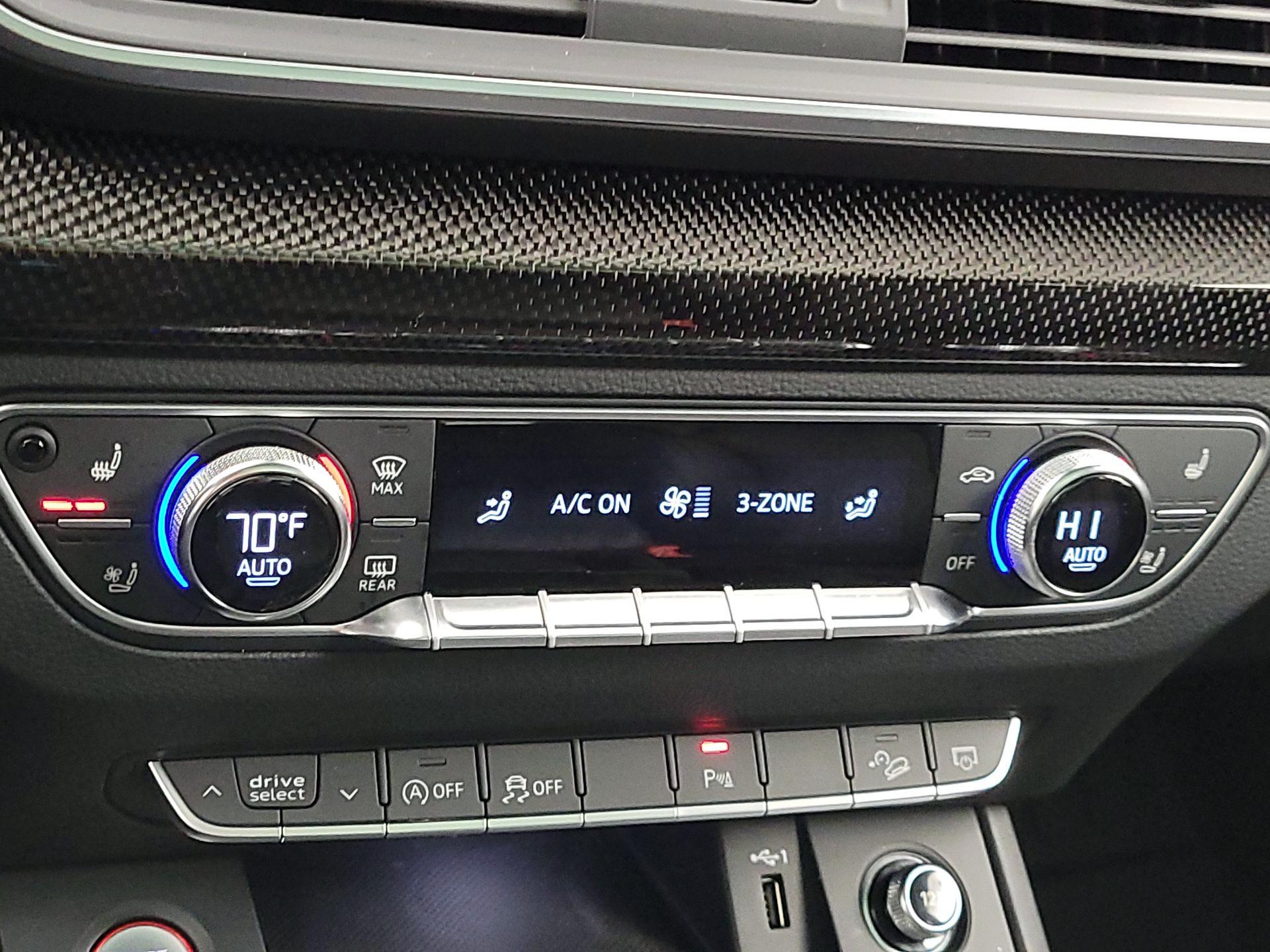 Thumbnail: 2018 Audi SQ5 - 17