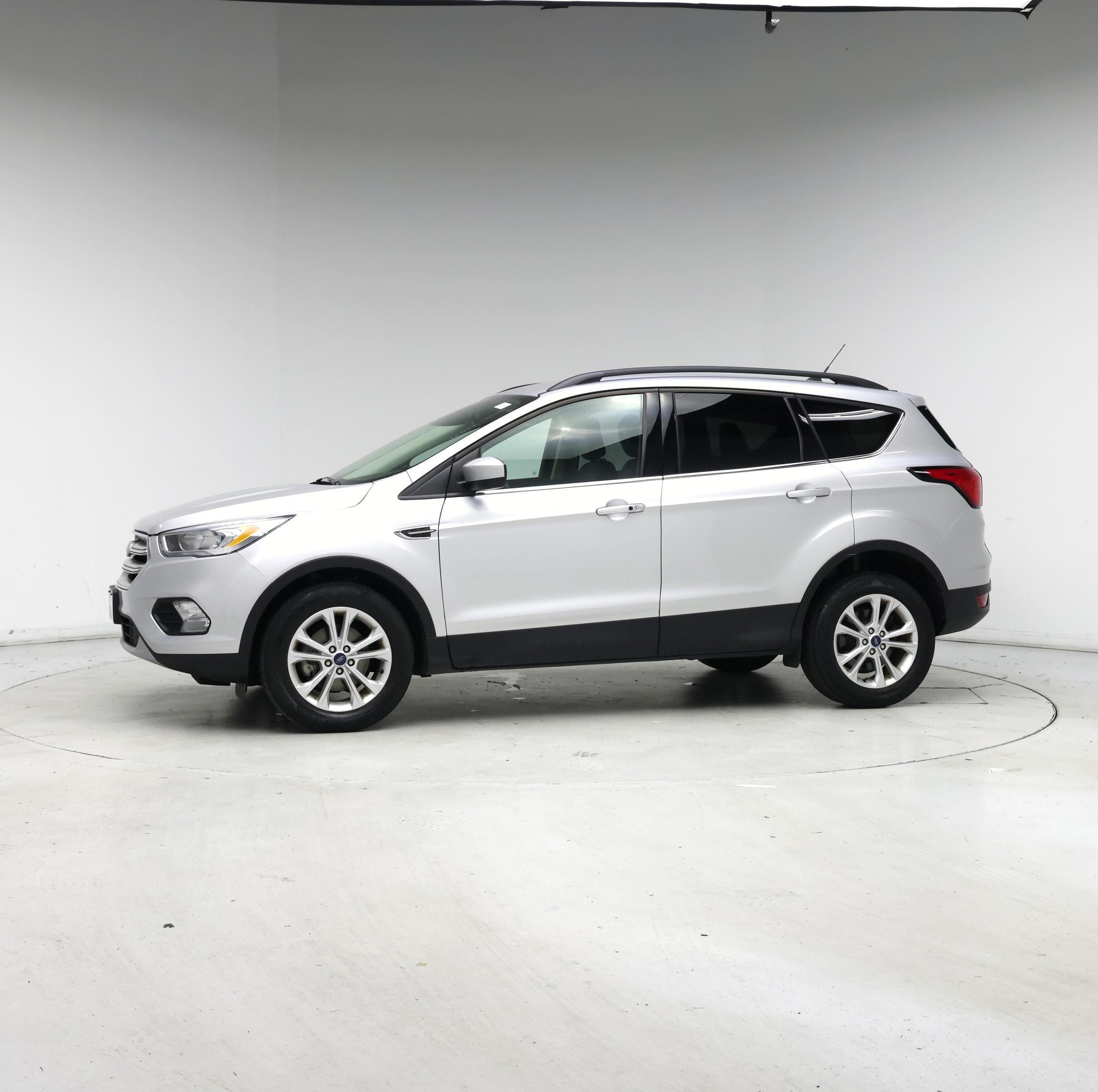 Thumbnail: 2019 Ford Escape - 3