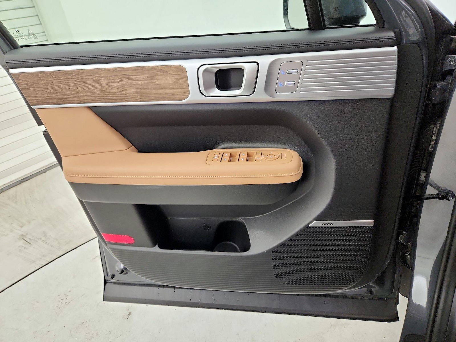 2025 Hyundai Santa Fe Limited - Photo 13