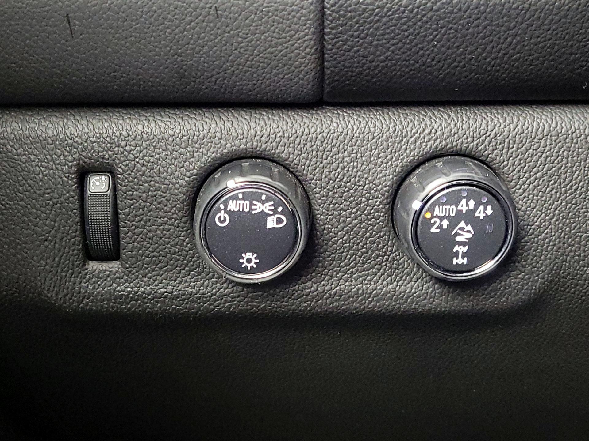 Thumbnail: 2021 Chevrolet Colorado - 13