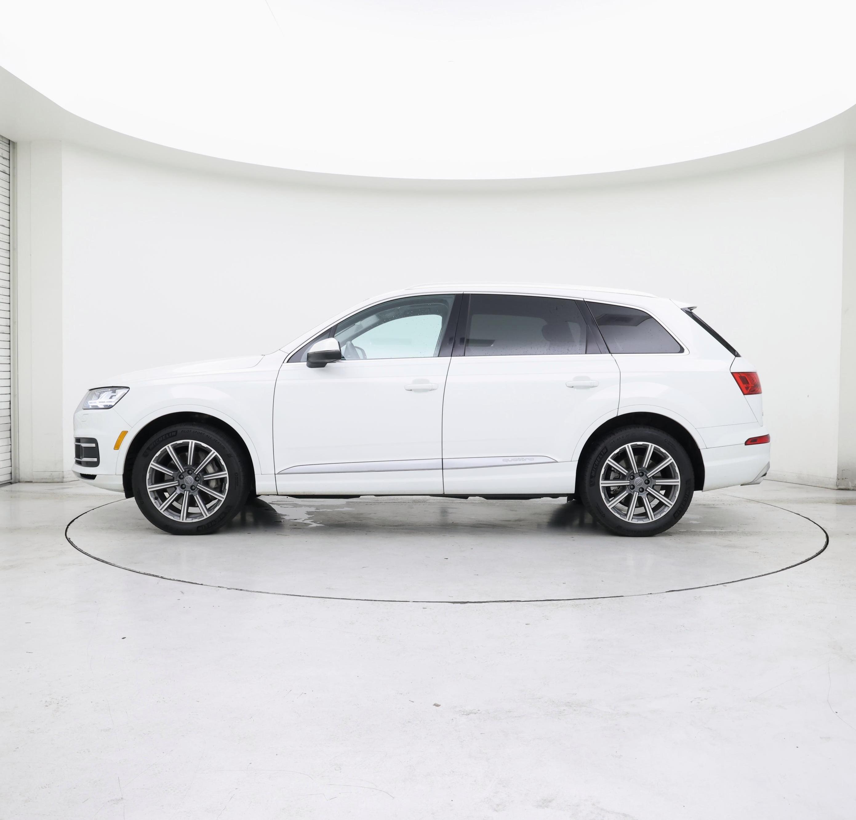 Thumbnail: 2017 Audi Q7 - 3